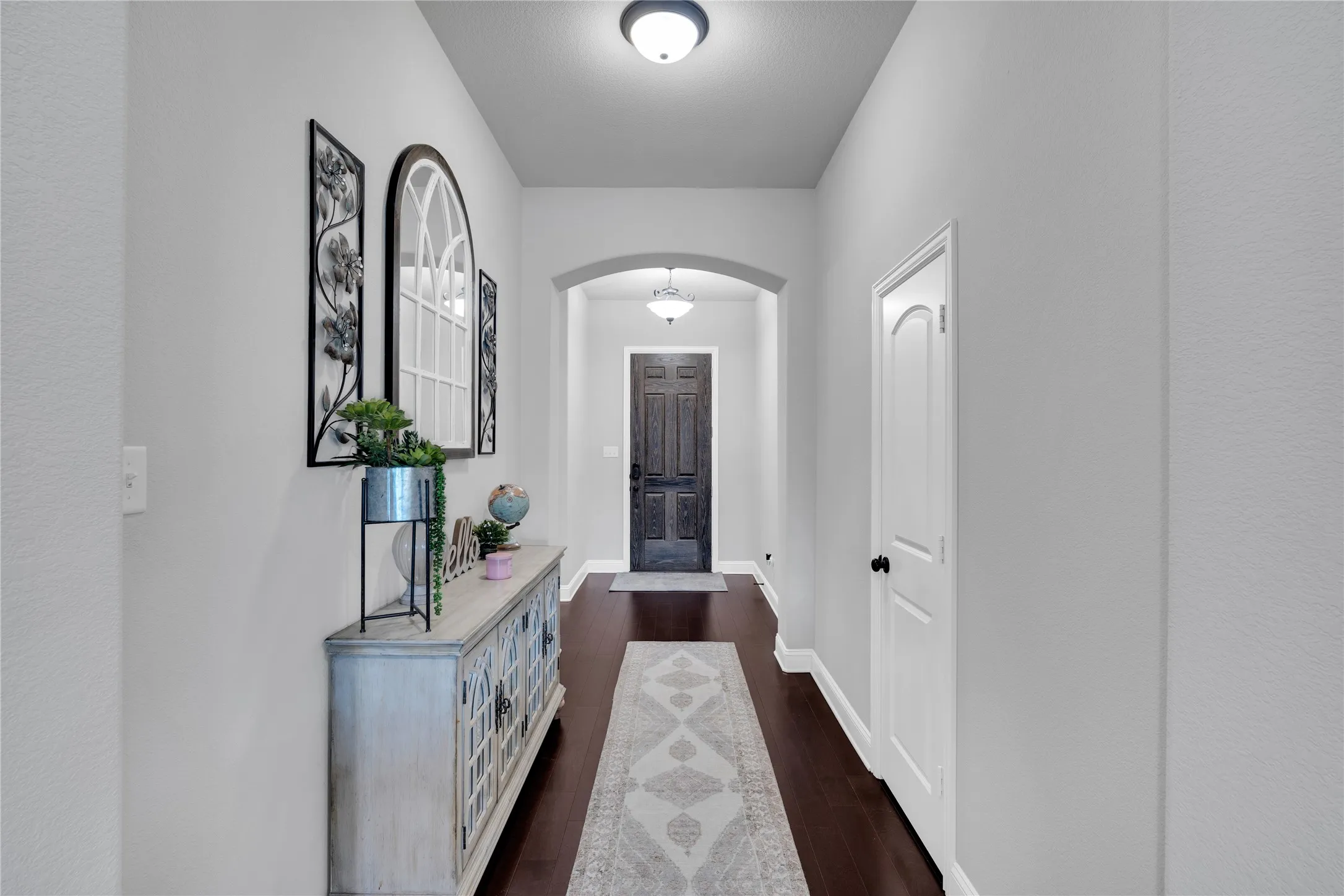 Single Family Residence For Sale in Ellis County , 3226 Paisley Drive, Midlothian, Texas 76065, 4 Bedrooms, 2 Bathrooms, 2 Garage spaces, 2,225 Sqft, built in 2016, Price $414,900, mls#21310896, Real Estate Agent in Midlothian, Homes For Sale in Ellis county, Homes For Sale in Midlothian, Realtor in Midlothian Texas, Real Estate Brokerage Independent Realty Texas, Luminita Cordes Realtor