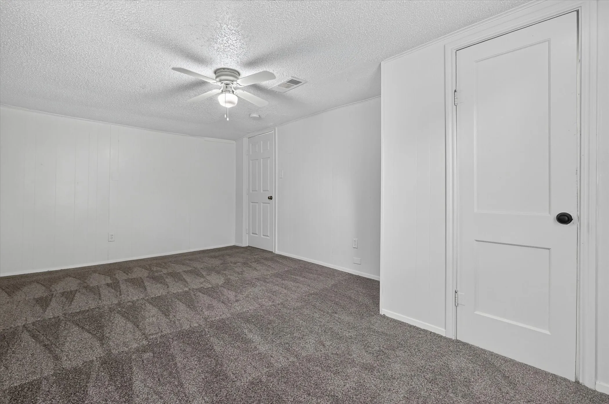 Single Family Residence For Rent in Tarrant County , 5301 Scoggins Street, Sansom Park, Texas 76114, 3 Bedroom, 2 Bathroom, Garage spaces, 1,453 Sqft, built in 1945, mls#21311678, Real Estate Agent in Sansom Park, Homes For Rent in Tarrant county, Homes For Rent in Sansom Park, Realtor in Sansom Park Texas, Real Estate Brokerage Independent Realty Texas, Luminita Cordes Realtor