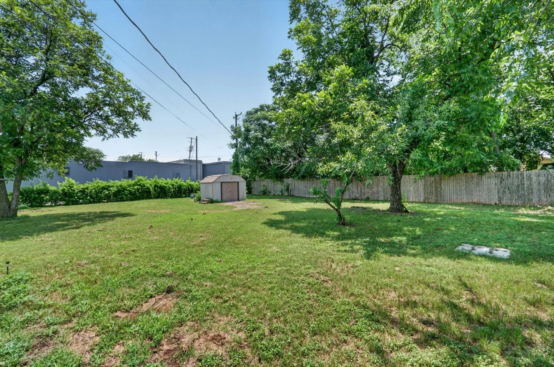 Single Family Residence For Rent in Tarrant County , 5301 Scoggins Street, Sansom Park, Texas 76114, 3 Bedroom, 2 Bathroom, Garage spaces, 1,453 Sqft, built in 1945, mls#21311678, Real Estate Agent in Sansom Park, Homes For Rent in Tarrant county, Homes For Rent in Sansom Park, Realtor in Sansom Park Texas, Real Estate Brokerage Independent Realty Texas, Luminita Cordes Realtor