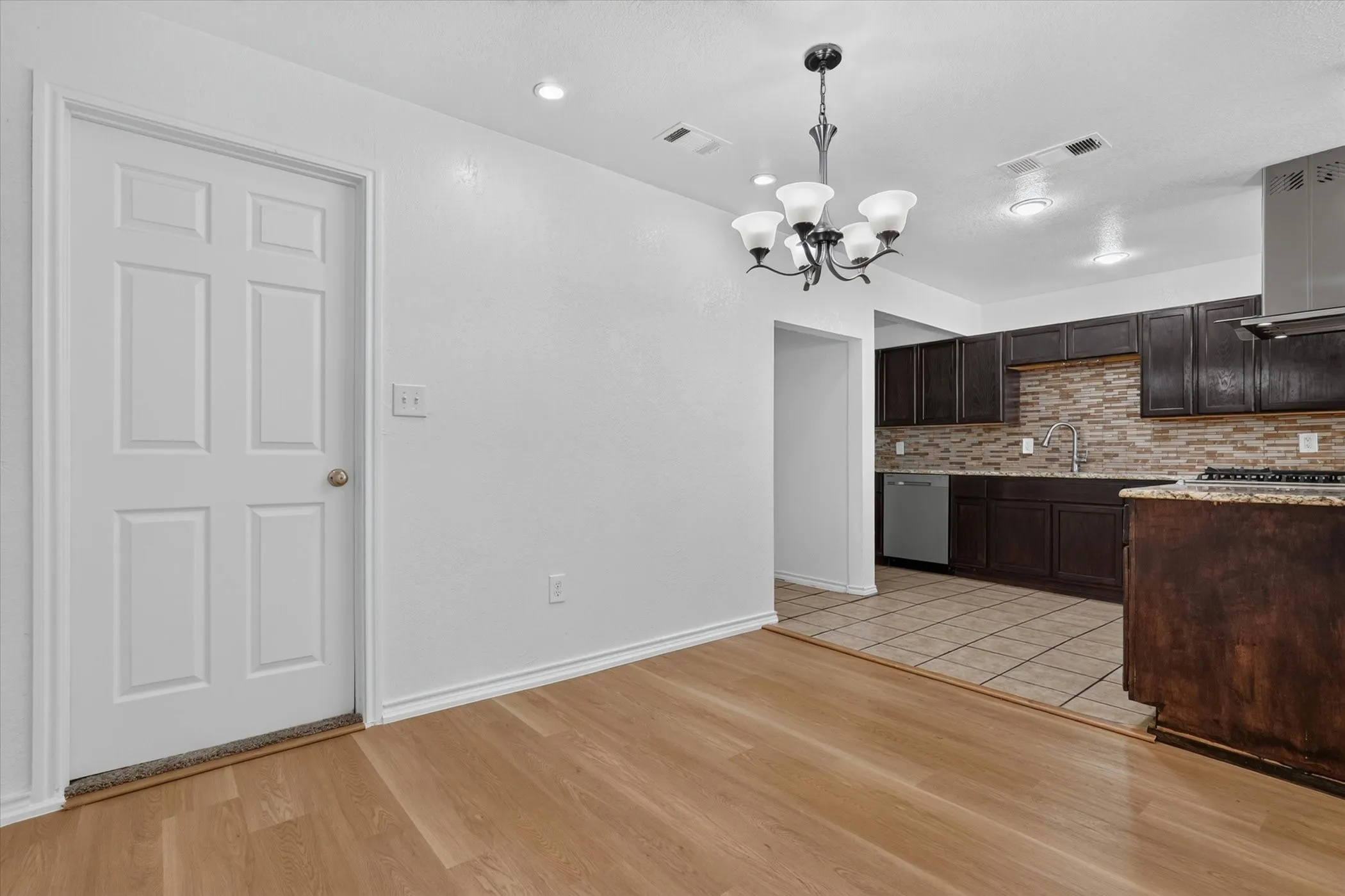 Single Family Residence For Rent in Tarrant County , 5301 Scoggins Street, Sansom Park, Texas 76114, 3 Bedroom, 2 Bathroom, Garage spaces, 1,453 Sqft, built in 1945, mls#21311678, Real Estate Agent in Sansom Park, Homes For Rent in Tarrant county, Homes For Rent in Sansom Park, Realtor in Sansom Park Texas, Real Estate Brokerage Independent Realty Texas, Luminita Cordes Realtor