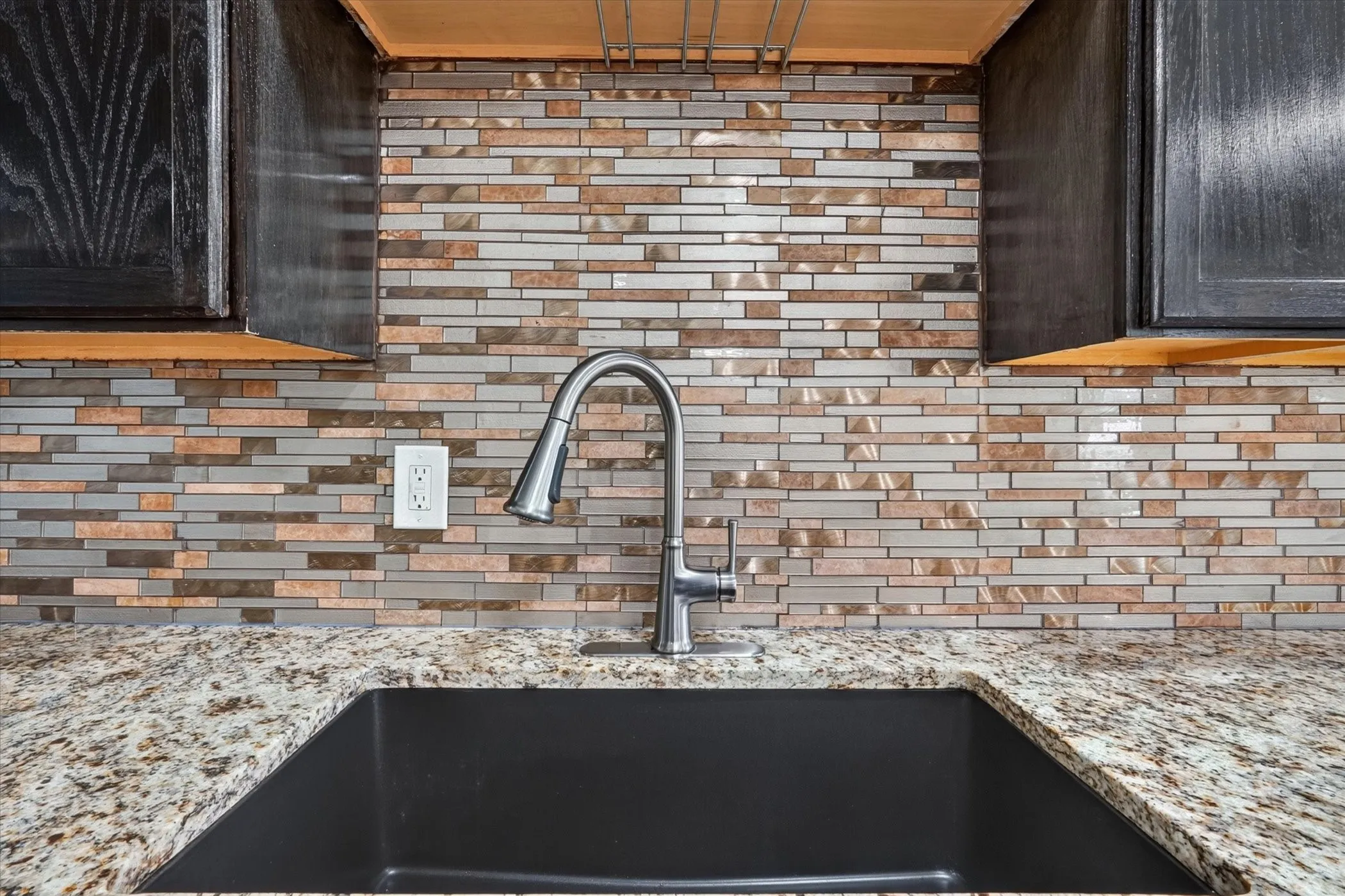 Single Family Residence For Rent in Tarrant County , 5301 Scoggins Street, Sansom Park, Texas 76114, 3 Bedroom, 2 Bathroom, Garage spaces, 1,453 Sqft, built in 1945, mls#21311678, Real Estate Agent in Sansom Park, Homes For Rent in Tarrant county, Homes For Rent in Sansom Park, Realtor in Sansom Park Texas, Real Estate Brokerage Independent Realty Texas, Luminita Cordes Realtor