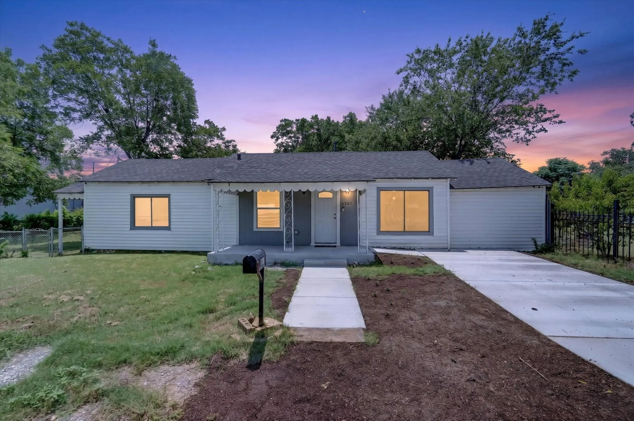 Single Family Residence For Rent in Tarrant County , 5301 Scoggins Street, Sansom Park, Texas 76114, 3 Bedroom, 2 Bathroom, Garage spaces, 1,453 Sqft, built in 1945, mls#21311678, Real Estate Agent in Sansom Park, Homes For Rent in Tarrant county, Homes For Rent in Sansom Park, Realtor in Sansom Park Texas, Real Estate Brokerage Independent Realty Texas, Luminita Cordes Realtor