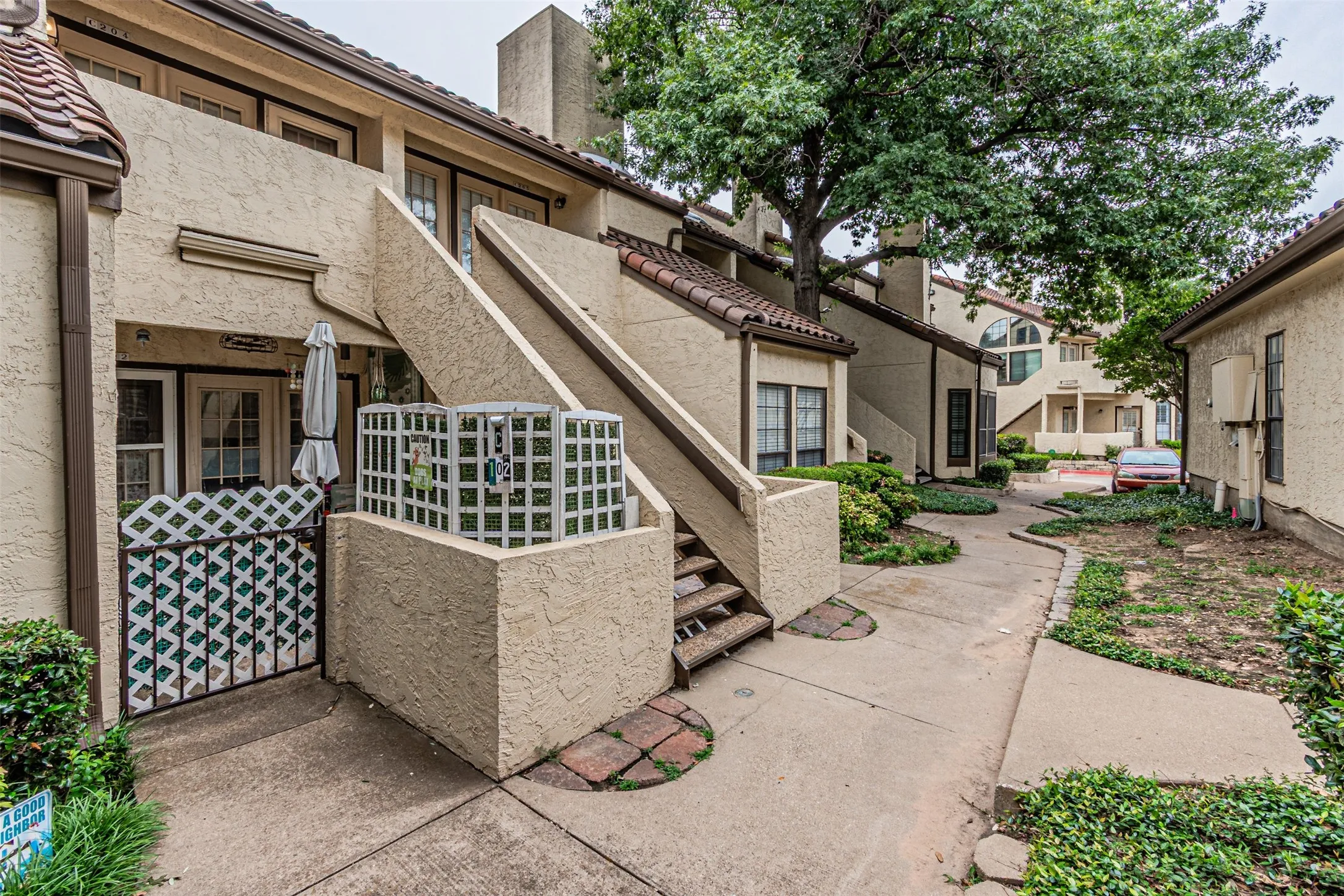Condominium For Sale in Dallas County , 5590 Spring Valley Road C205, Dallas, Texas 75254, 2 Bedroom, 2 Bathroom, 1 Garage spaces, 920 Sqft, built in 1982, mls#21310203, Real Estate Agent in Dallas, Homes For Sale in Dallas county, Homes For Sale in Dallas, Realtor in Dallas Texas, Real Estate Brokerage Independent Realty Texas, Luminita Cordes Realtor