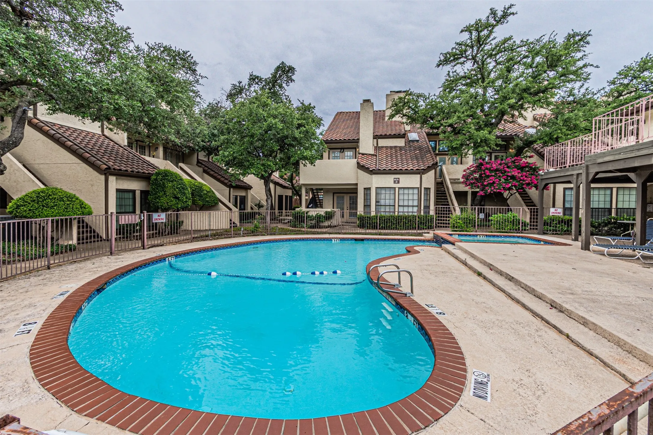 Condominium For Sale in Dallas County , 5590 Spring Valley Road C205, Dallas, Texas 75254, 2 Bedroom, 2 Bathroom, 1 Garage spaces, 920 Sqft, built in 1982, mls#21310203, Real Estate Agent in Dallas, Homes For Sale in Dallas county, Homes For Sale in Dallas, Realtor in Dallas Texas, Real Estate Brokerage Independent Realty Texas, Luminita Cordes Realtor