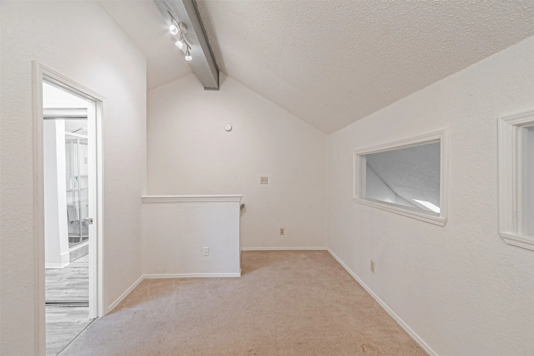 Condominium For Sale in Dallas County , 5590 Spring Valley Road C205, Dallas, Texas 75254, 2 Bedroom, 2 Bathroom, 1 Garage spaces, 920 Sqft, built in 1982, mls#21310203, Real Estate Agent in Dallas, Homes For Sale in Dallas county, Homes For Sale in Dallas, Realtor in Dallas Texas, Real Estate Brokerage Independent Realty Texas, Luminita Cordes Realtor