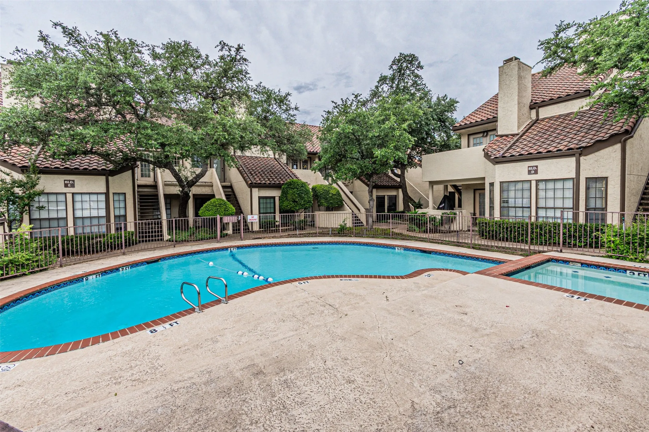 Condominium For Sale in Dallas County , 5590 Spring Valley Road C205, Dallas, Texas 75254, 2 Bedroom, 2 Bathroom, 1 Garage spaces, 920 Sqft, built in 1982, mls#21310203, Real Estate Agent in Dallas, Homes For Sale in Dallas county, Homes For Sale in Dallas, Realtor in Dallas Texas, Real Estate Brokerage Independent Realty Texas, Luminita Cordes Realtor