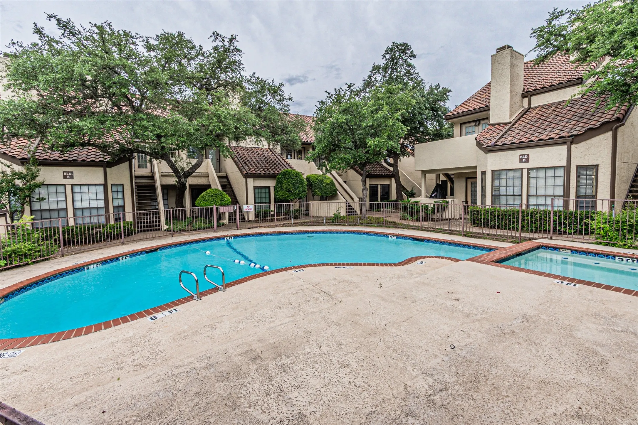 Condominium For Sale in Dallas County , 5590 Spring Valley Road C205, Dallas, Texas 75254, 2 Bedroom, 2 Bathroom, 1 Garage spaces, 920 Sqft, built in 1982, mls#21310203, Real Estate Agent in Dallas, Homes For Sale in Dallas county, Homes For Sale in Dallas, Realtor in Dallas Texas, Real Estate Brokerage Independent Realty Texas, Luminita Cordes Realtor