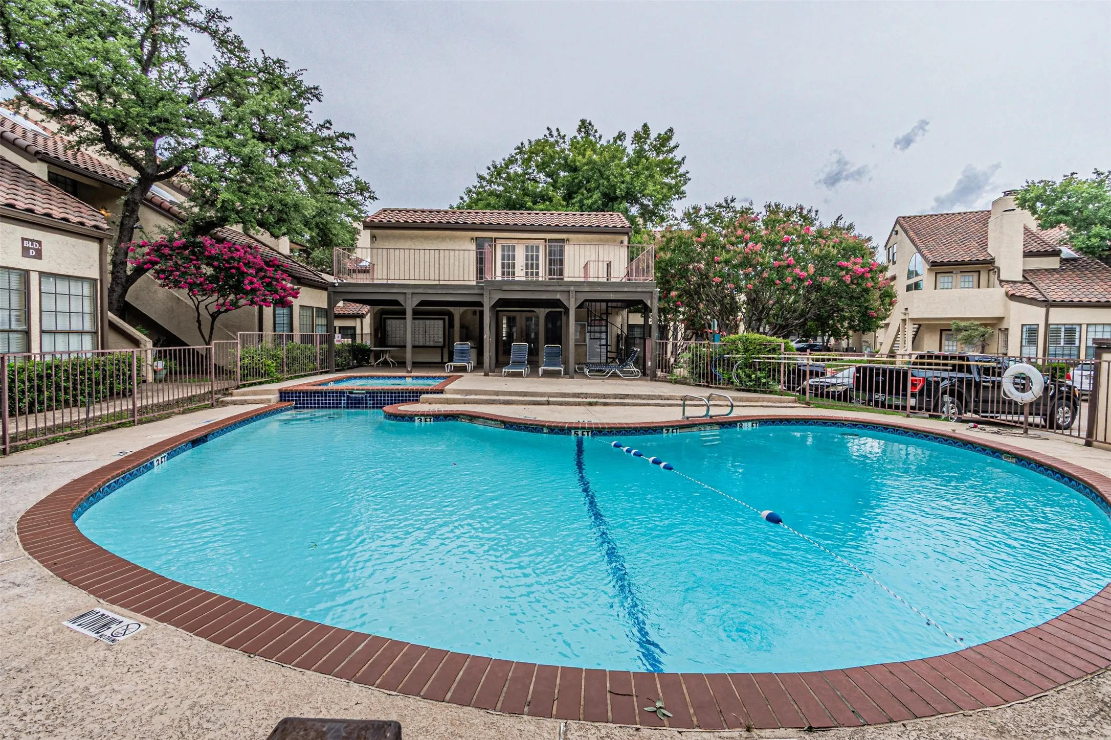 Condominium For Sale in Dallas County , 5590 Spring Valley Road C205, Dallas, Texas 75254, 2 Bedroom, 2 Bathroom, 1 Garage spaces, 920 Sqft, built in 1982, mls#21310203, Real Estate Agent in Dallas, Homes For Sale in Dallas county, Homes For Sale in Dallas, Realtor in Dallas Texas, Real Estate Brokerage Independent Realty Texas, Luminita Cordes Realtor
