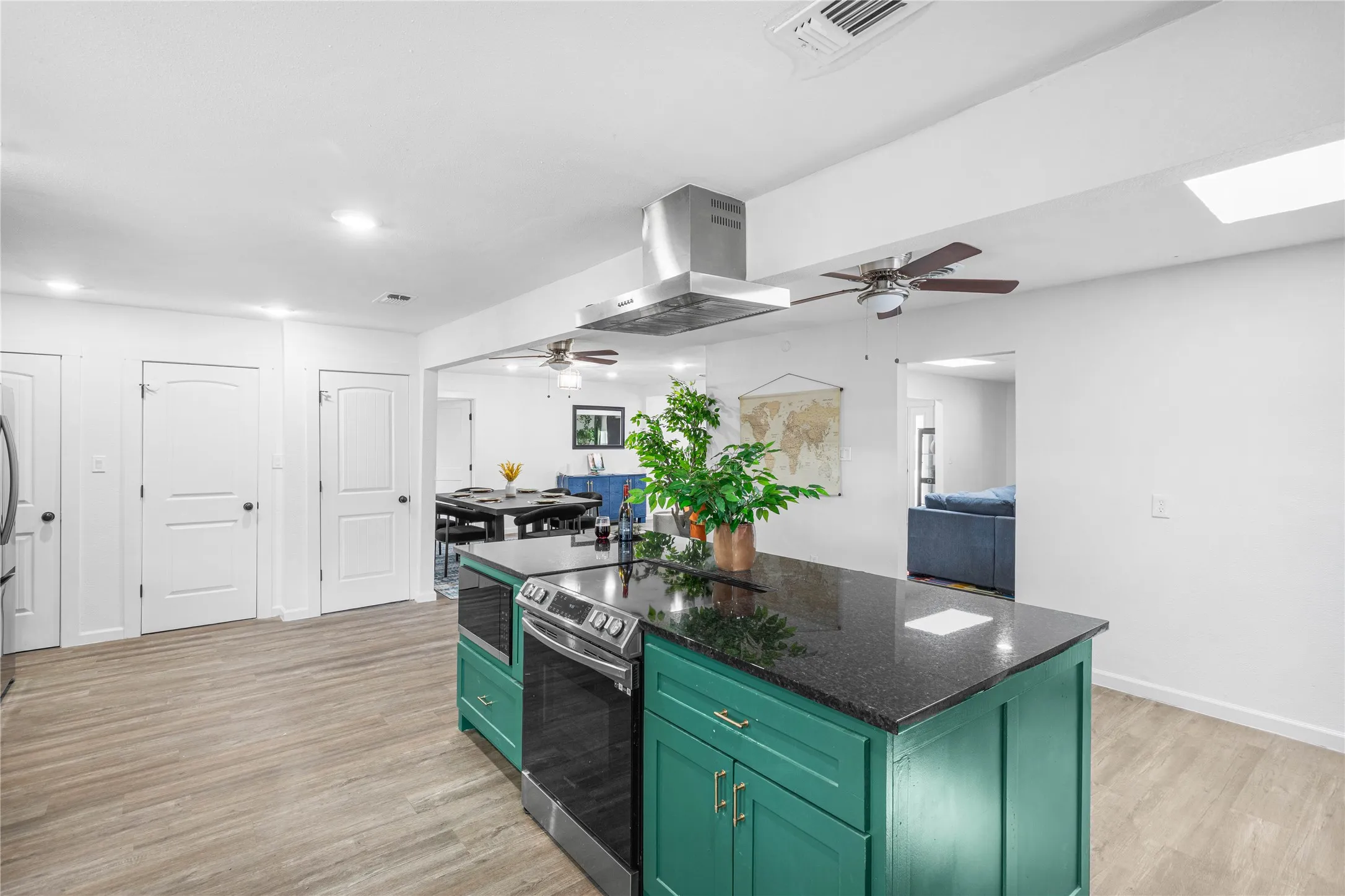 Single Family Residence For Rent in Taylor County , 2601 N Willis Street, Abilene, Texas 79603, 4 Bedroom, 3 Bathroom, Garage spaces, 2,678 Sqft, built in 1970, mls#21311698, Real Estate Agent in Abilene, Homes For Rent in Taylor county, Homes For Rent in Abilene, Realtor in Abilene Texas, Real Estate Brokerage Independent Realty Texas, Luminita Cordes Realtor