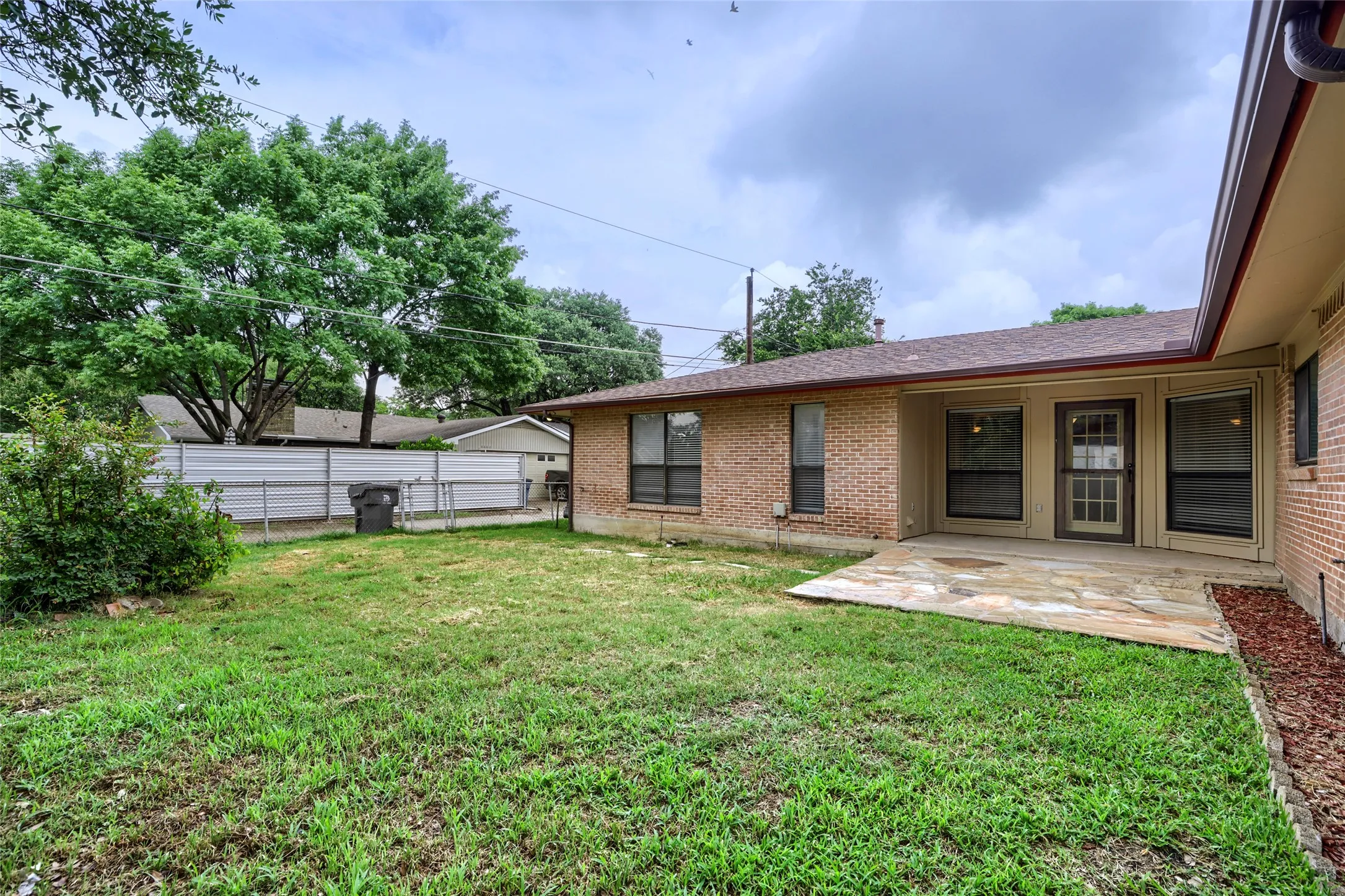 Single Family Residence For Sale in Dallas County , 8631 Charing Cross Lane, Dallas, Texas 75238, 4 Bedroom, 3 Bathroom, 2 Garage spaces, 2,066 Sqft, built in 1967, mls#21178844, Real Estate Agent in Dallas, Homes For Sale in Dallas county, Homes For Sale in Dallas, Realtor in Dallas Texas, Real Estate Brokerage Independent Realty Texas, Luminita Cordes Realtor