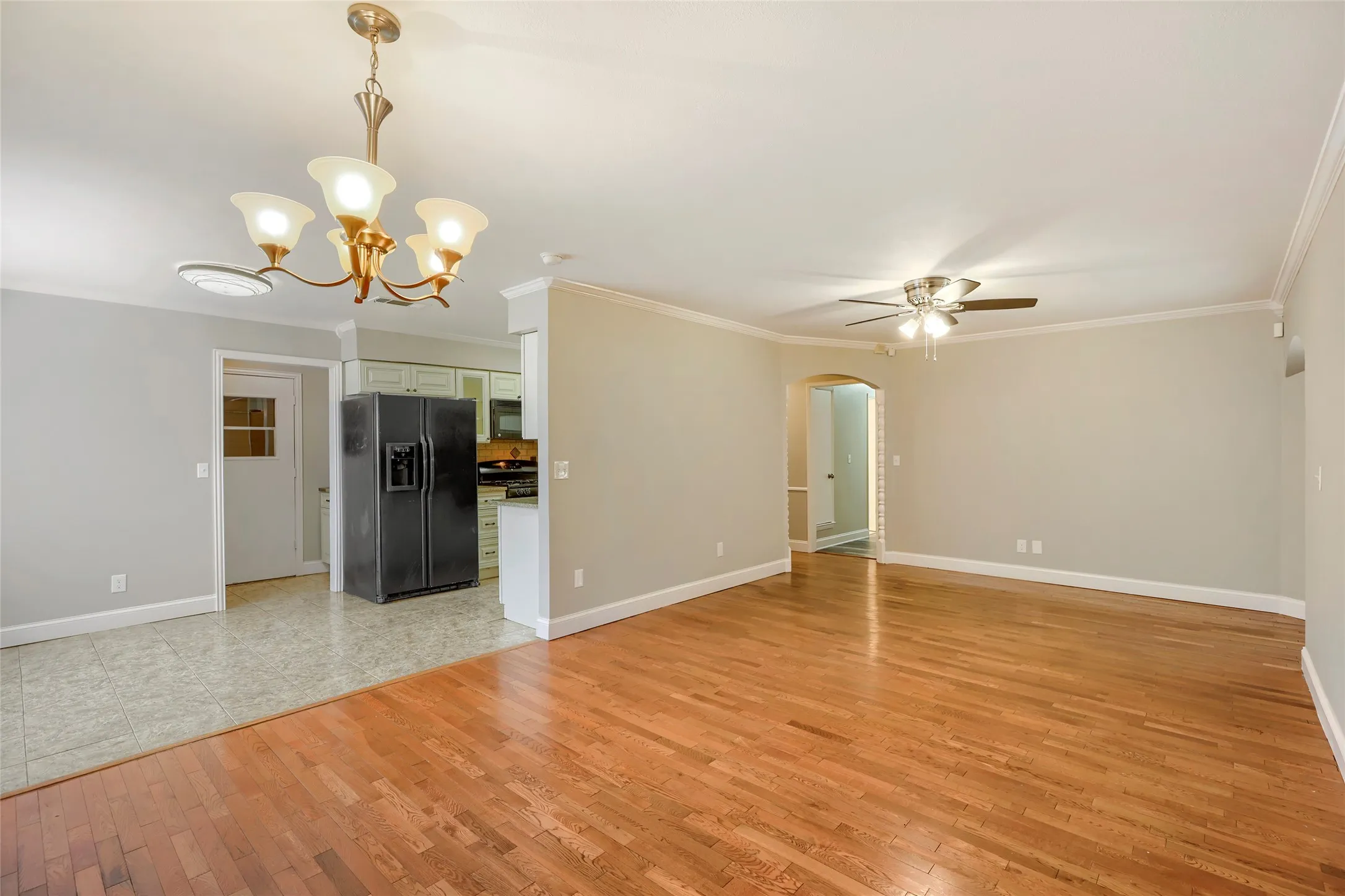 Single Family Residence For Sale in Dallas County , 8631 Charing Cross Lane, Dallas, Texas 75238, 4 Bedroom, 3 Bathroom, 2 Garage spaces, 2,066 Sqft, built in 1967, mls#21178844, Real Estate Agent in Dallas, Homes For Sale in Dallas county, Homes For Sale in Dallas, Realtor in Dallas Texas, Real Estate Brokerage Independent Realty Texas, Luminita Cordes Realtor