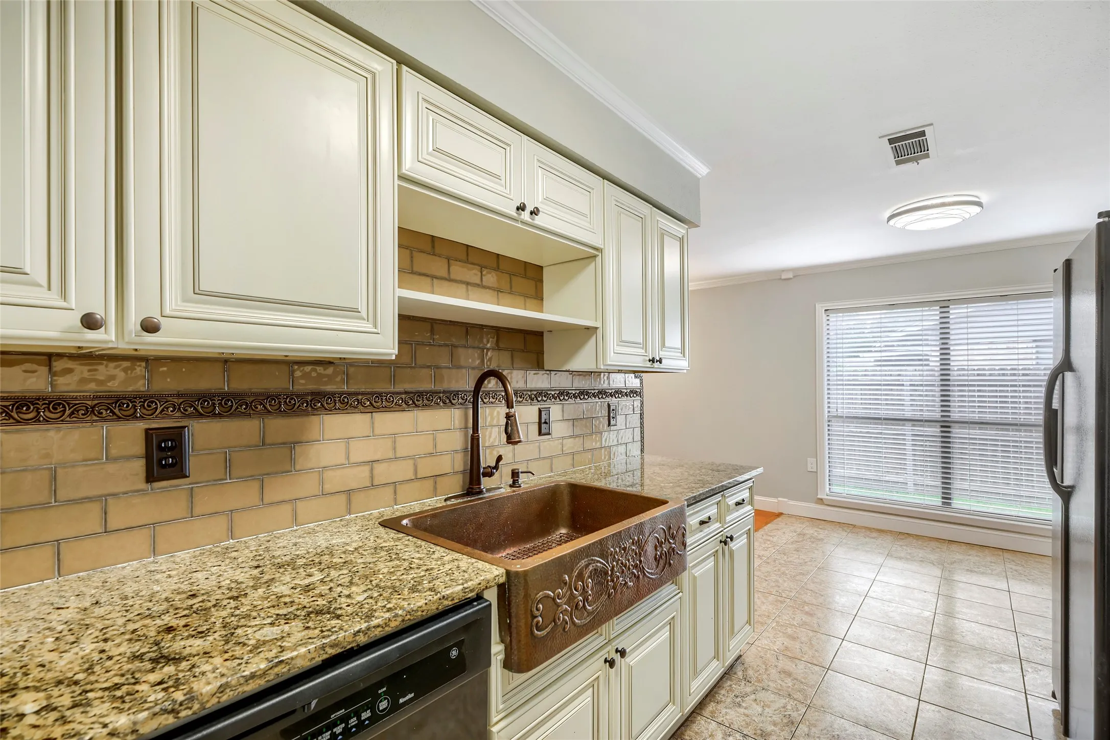 Single Family Residence For Sale in Dallas County , 8631 Charing Cross Lane, Dallas, Texas 75238, 4 Bedroom, 3 Bathroom, 2 Garage spaces, 2,066 Sqft, built in 1967, mls#21178844, Real Estate Agent in Dallas, Homes For Sale in Dallas county, Homes For Sale in Dallas, Realtor in Dallas Texas, Real Estate Brokerage Independent Realty Texas, Luminita Cordes Realtor