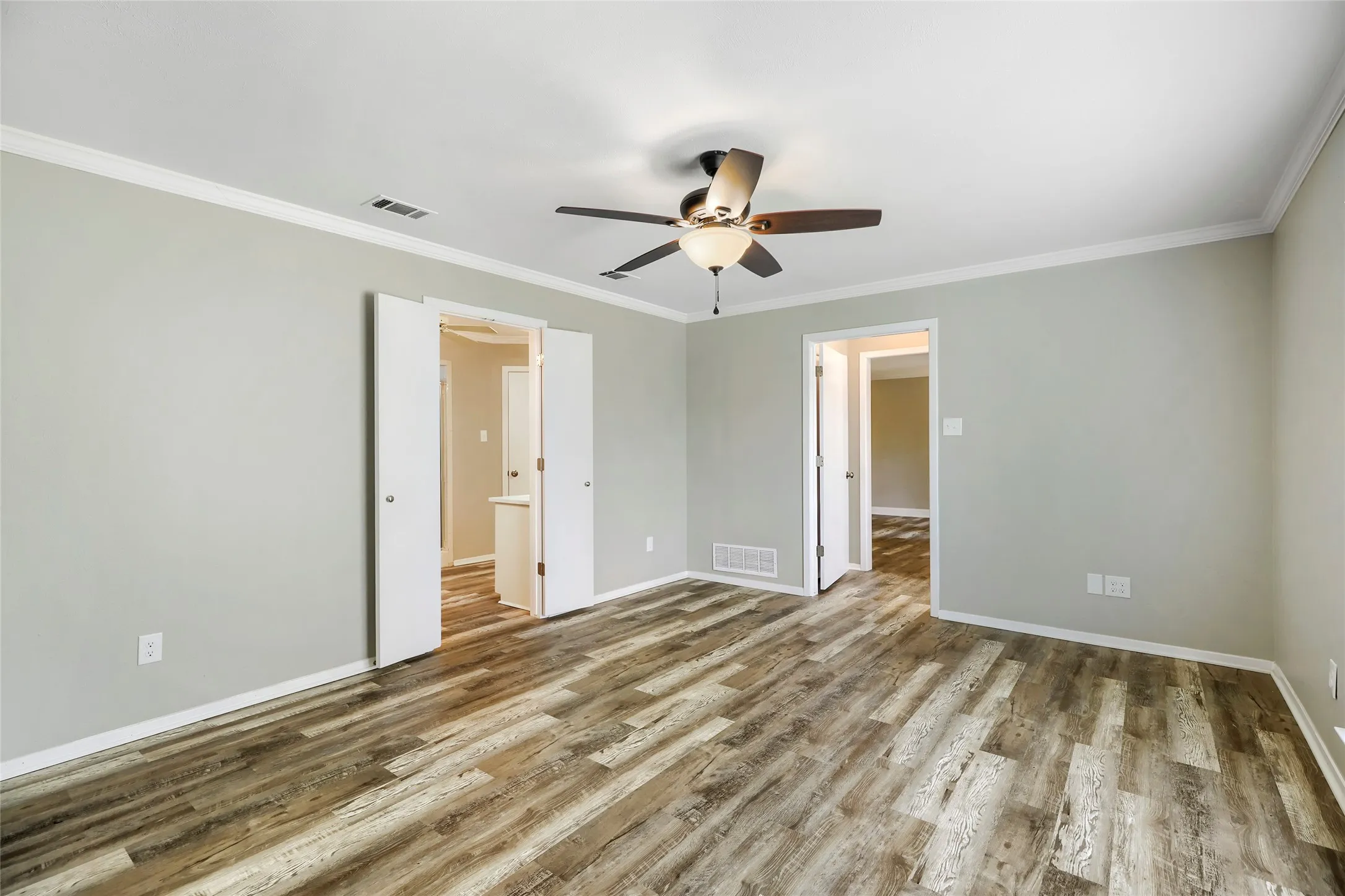 Single Family Residence For Sale in Dallas County , 8631 Charing Cross Lane, Dallas, Texas 75238, 4 Bedroom, 3 Bathroom, 2 Garage spaces, 2,066 Sqft, built in 1967, mls#21178844, Real Estate Agent in Dallas, Homes For Sale in Dallas county, Homes For Sale in Dallas, Realtor in Dallas Texas, Real Estate Brokerage Independent Realty Texas, Luminita Cordes Realtor