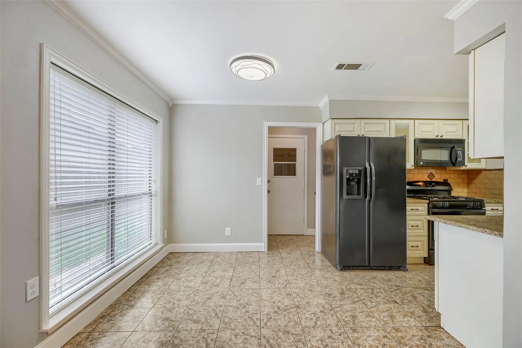 Single Family Residence For Sale in Dallas County , 8631 Charing Cross Lane, Dallas, Texas 75238, 4 Bedroom, 3 Bathroom, 2 Garage spaces, 2,066 Sqft, built in 1967, mls#21178844, Real Estate Agent in Dallas, Homes For Sale in Dallas county, Homes For Sale in Dallas, Realtor in Dallas Texas, Real Estate Brokerage Independent Realty Texas, Luminita Cordes Realtor