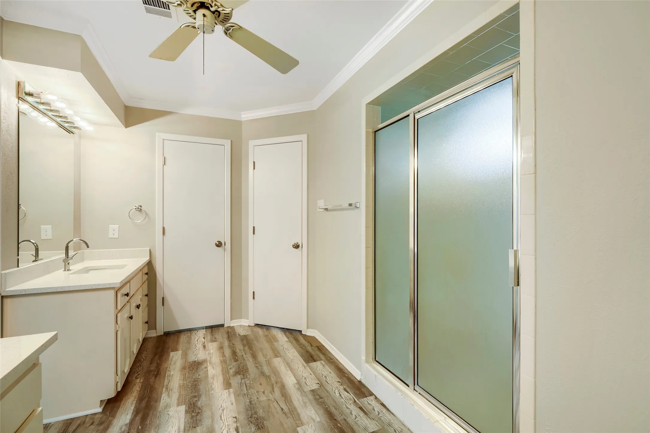 Single Family Residence For Sale in Dallas County , 8631 Charing Cross Lane, Dallas, Texas 75238, 4 Bedroom, 3 Bathroom, 2 Garage spaces, 2,066 Sqft, built in 1967, mls#21178844, Real Estate Agent in Dallas, Homes For Sale in Dallas county, Homes For Sale in Dallas, Realtor in Dallas Texas, Real Estate Brokerage Independent Realty Texas, Luminita Cordes Realtor