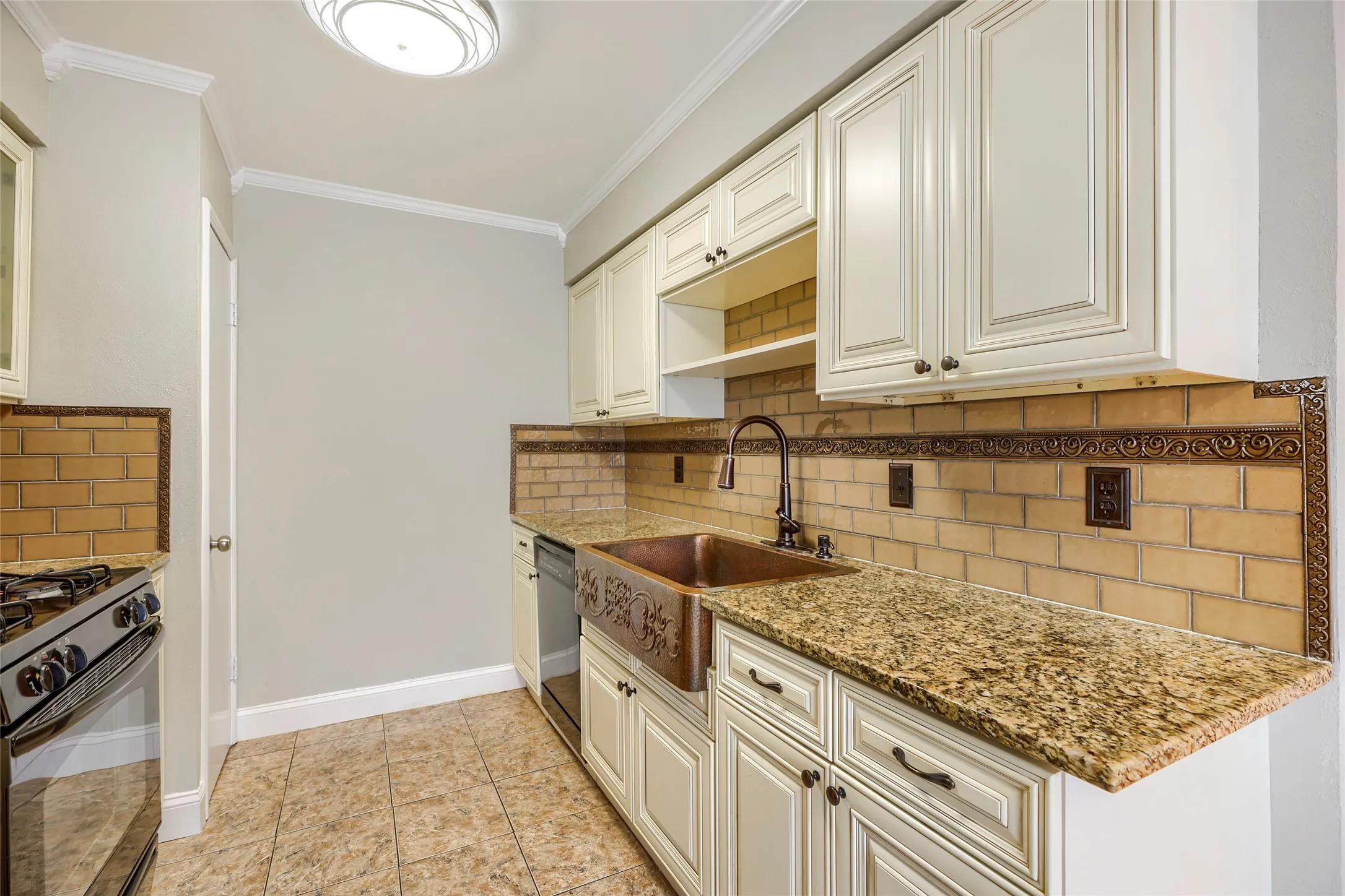 Single Family Residence For Sale in Dallas County , 8631 Charing Cross Lane, Dallas, Texas 75238, 4 Bedroom, 3 Bathroom, 2 Garage spaces, 2,066 Sqft, built in 1967, mls#21178844, Real Estate Agent in Dallas, Homes For Sale in Dallas county, Homes For Sale in Dallas, Realtor in Dallas Texas, Real Estate Brokerage Independent Realty Texas, Luminita Cordes Realtor