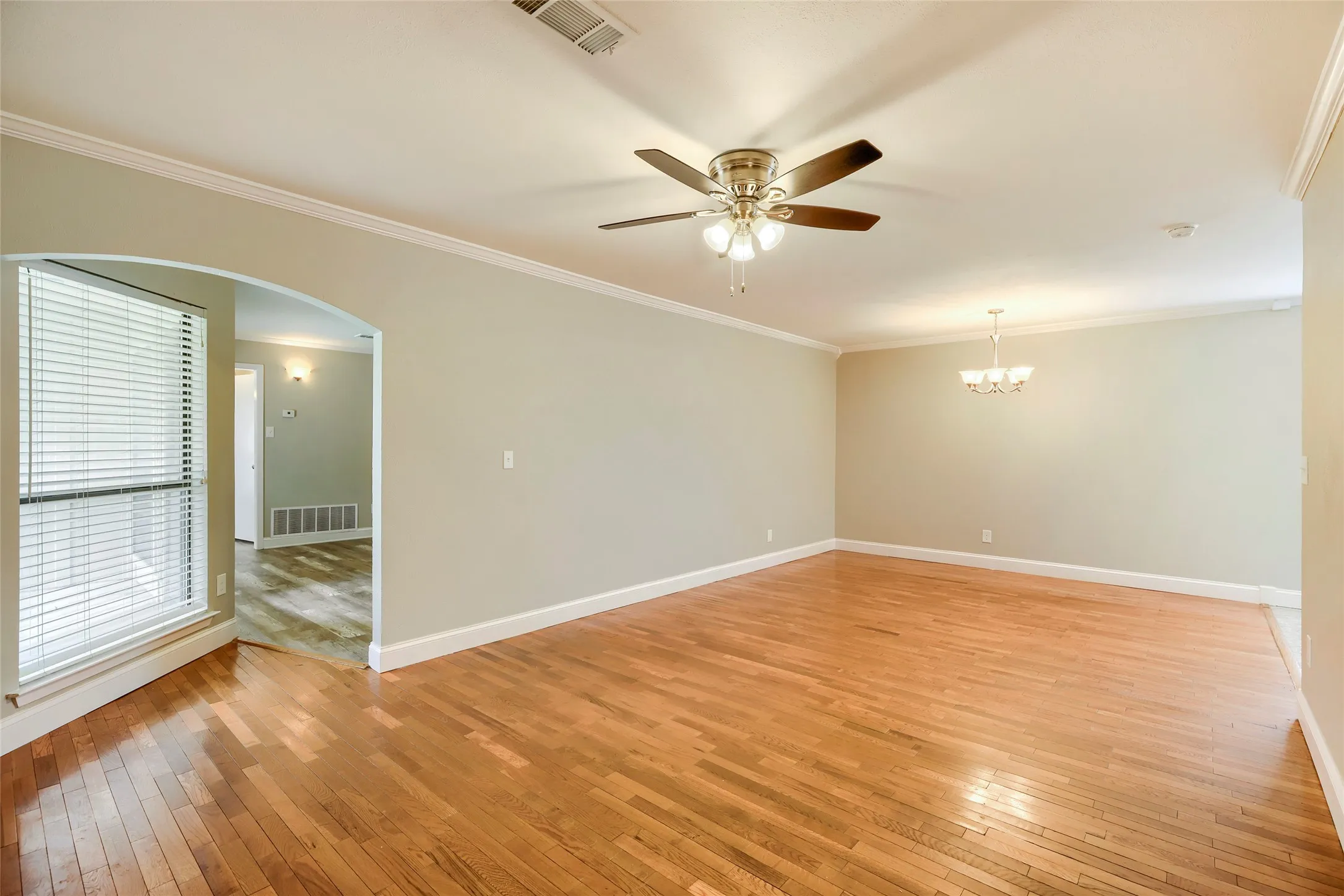 Single Family Residence For Sale in Dallas County , 8631 Charing Cross Lane, Dallas, Texas 75238, 4 Bedroom, 3 Bathroom, 2 Garage spaces, 2,066 Sqft, built in 1967, mls#21178844, Real Estate Agent in Dallas, Homes For Sale in Dallas county, Homes For Sale in Dallas, Realtor in Dallas Texas, Real Estate Brokerage Independent Realty Texas, Luminita Cordes Realtor