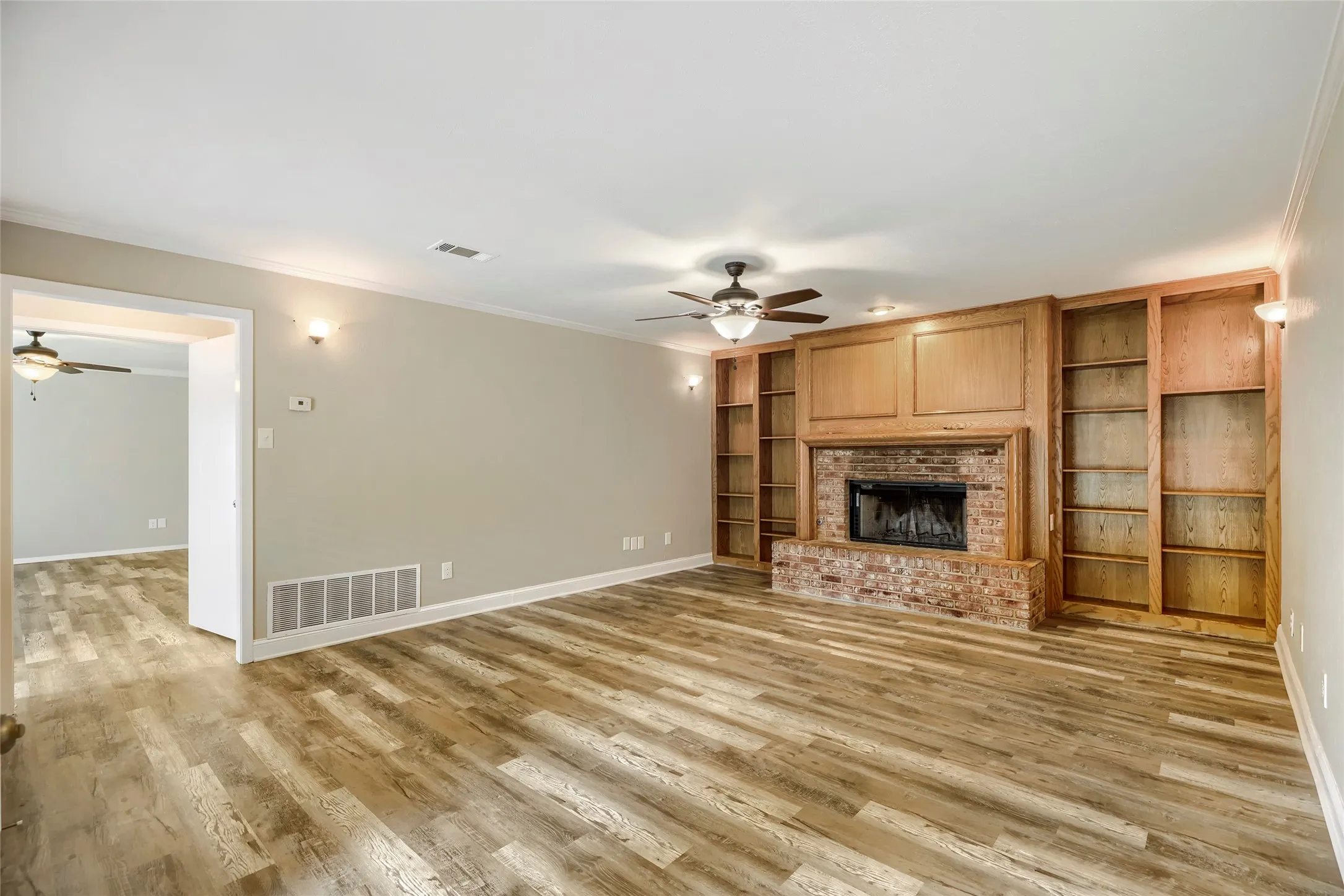 Single Family Residence For Sale in Dallas County , 8631 Charing Cross Lane, Dallas, Texas 75238, 4 Bedroom, 3 Bathroom, 2 Garage spaces, 2,066 Sqft, built in 1967, mls#21178844, Real Estate Agent in Dallas, Homes For Sale in Dallas county, Homes For Sale in Dallas, Realtor in Dallas Texas, Real Estate Brokerage Independent Realty Texas, Luminita Cordes Realtor