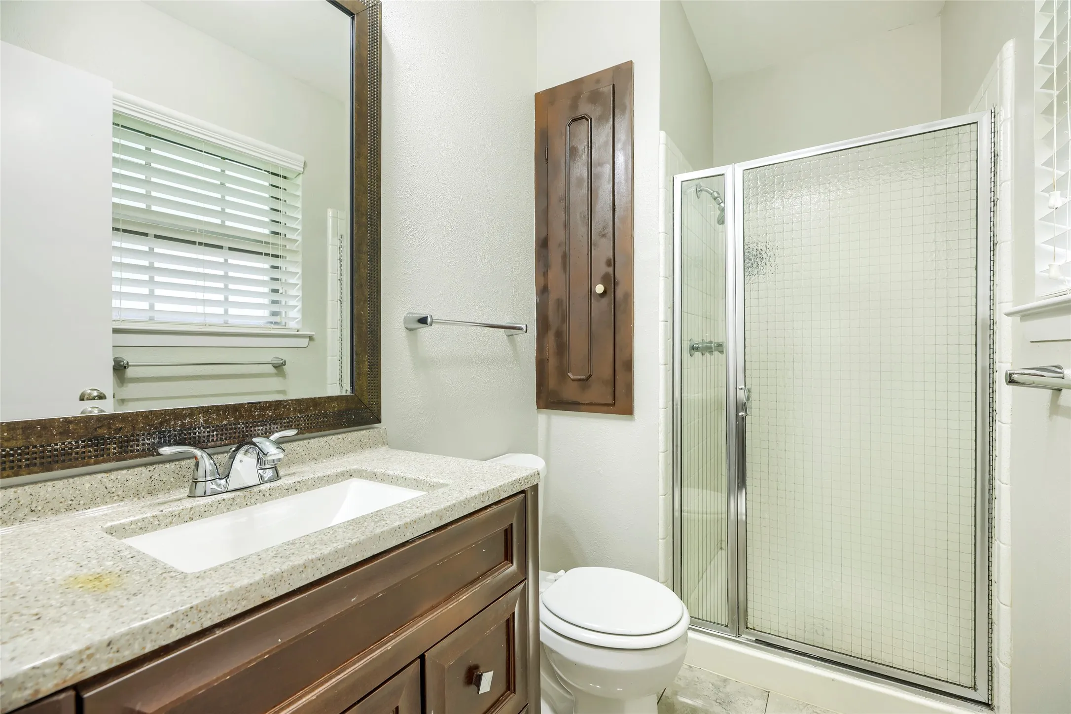 Single Family Residence For Sale in Dallas County , 8631 Charing Cross Lane, Dallas, Texas 75238, 4 Bedroom, 3 Bathroom, 2 Garage spaces, 2,066 Sqft, built in 1967, mls#21178844, Real Estate Agent in Dallas, Homes For Sale in Dallas county, Homes For Sale in Dallas, Realtor in Dallas Texas, Real Estate Brokerage Independent Realty Texas, Luminita Cordes Realtor