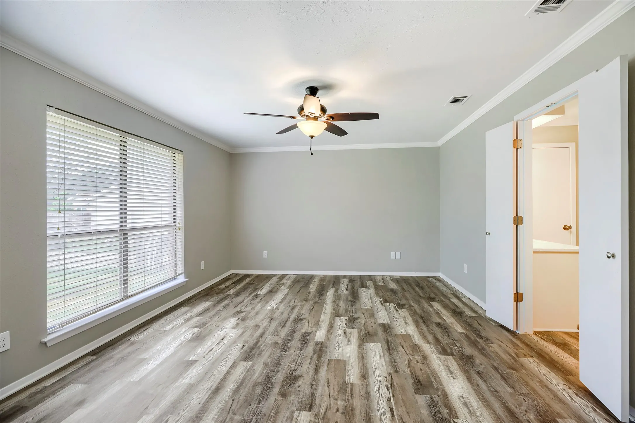 Single Family Residence For Sale in Dallas County , 8631 Charing Cross Lane, Dallas, Texas 75238, 4 Bedroom, 3 Bathroom, 2 Garage spaces, 2,066 Sqft, built in 1967, mls#21178844, Real Estate Agent in Dallas, Homes For Sale in Dallas county, Homes For Sale in Dallas, Realtor in Dallas Texas, Real Estate Brokerage Independent Realty Texas, Luminita Cordes Realtor