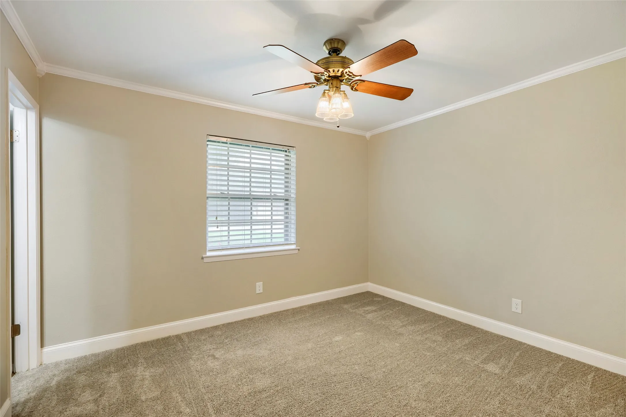 Single Family Residence For Sale in Dallas County , 8631 Charing Cross Lane, Dallas, Texas 75238, 4 Bedroom, 3 Bathroom, 2 Garage spaces, 2,066 Sqft, built in 1967, mls#21178844, Real Estate Agent in Dallas, Homes For Sale in Dallas county, Homes For Sale in Dallas, Realtor in Dallas Texas, Real Estate Brokerage Independent Realty Texas, Luminita Cordes Realtor