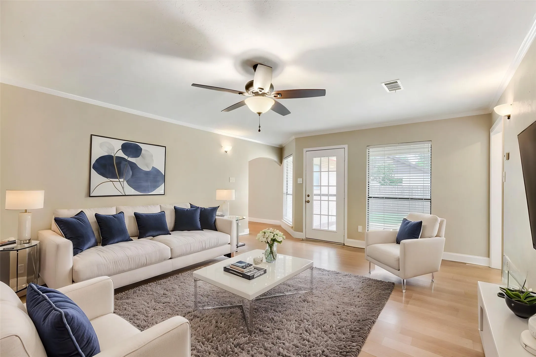 Single Family Residence For Sale in Dallas County , 8631 Charing Cross Lane, Dallas, Texas 75238, 4 Bedroom, 3 Bathroom, 2 Garage spaces, 2,066 Sqft, built in 1967, mls#21178844, Real Estate Agent in Dallas, Homes For Sale in Dallas county, Homes For Sale in Dallas, Realtor in Dallas Texas, Real Estate Brokerage Independent Realty Texas, Luminita Cordes Realtor