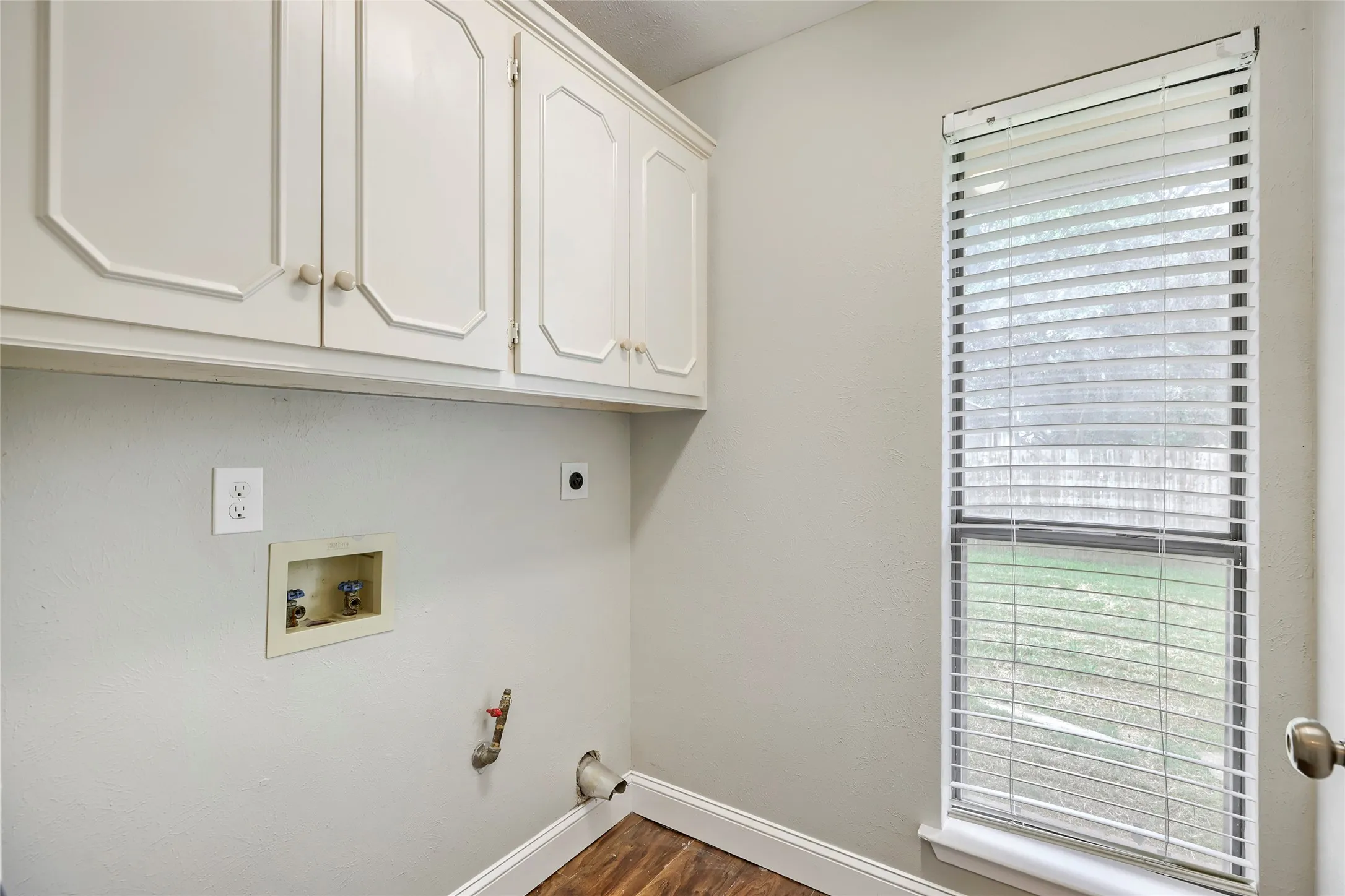 Single Family Residence For Sale in Dallas County , 8631 Charing Cross Lane, Dallas, Texas 75238, 4 Bedroom, 3 Bathroom, 2 Garage spaces, 2,066 Sqft, built in 1967, mls#21178844, Real Estate Agent in Dallas, Homes For Sale in Dallas county, Homes For Sale in Dallas, Realtor in Dallas Texas, Real Estate Brokerage Independent Realty Texas, Luminita Cordes Realtor