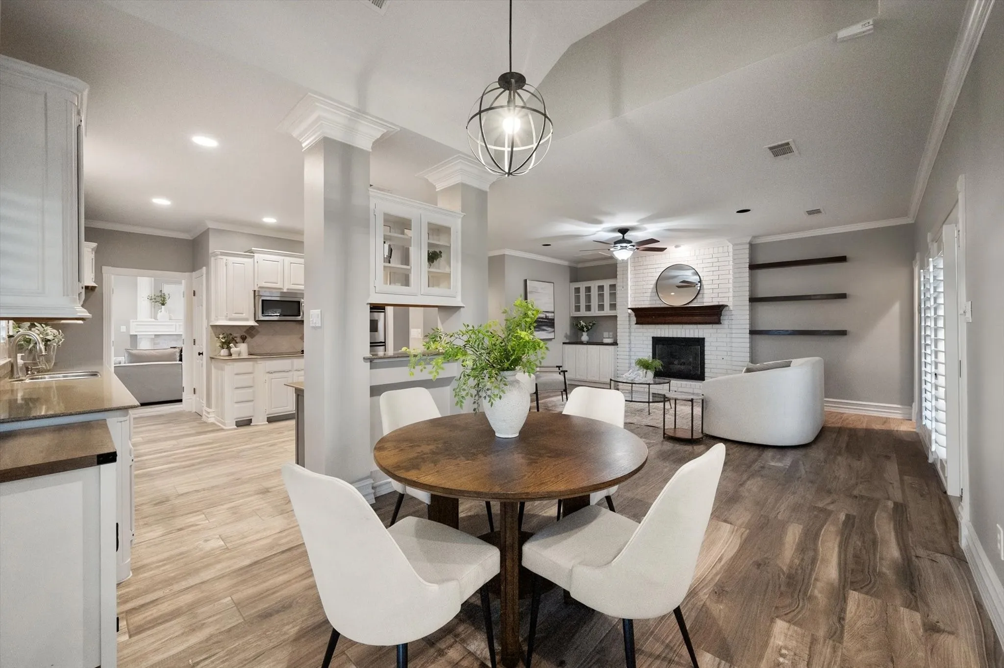 Single Family Residence For Sale in Tarrant County , 1398 Fairhaven Drive, Mansfield, Texas 76063, 4 Bedroom, 3 Bathroom, 2 Garage spaces, 3,050 Sqft, built in 1992, mls#21296602, Real Estate Agent in Mansfield, Homes For Sale in Tarrant county, Homes For Sale in Mansfield, Realtor in Mansfield Texas, Real Estate Brokerage Independent Realty Texas, Luminita Cordes Realtor