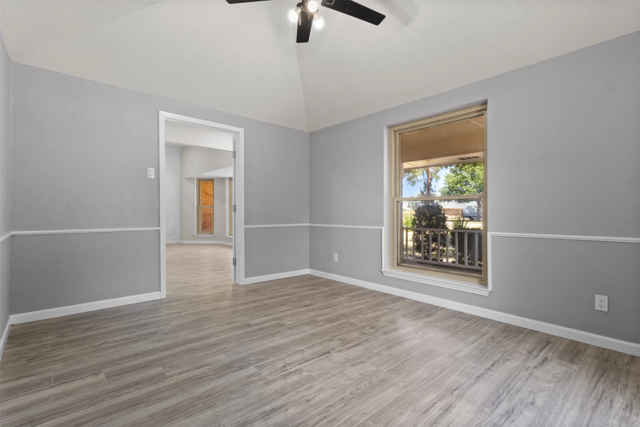 Single Family Residence For Sale in Ellis County , 149 Lassetter Drive, Red Oak, Texas 75154, 4 Bedroom, 2 Bathroom, 2 Garage spaces, 1,717 Sqft, built in 1986, mls#21311715, Real Estate Agent in Red Oak, Homes For Sale in Ellis county, Homes For Sale in Red Oak, Realtor in Red Oak Texas, Real Estate Brokerage Independent Realty Texas, Luminita Cordes Realtor