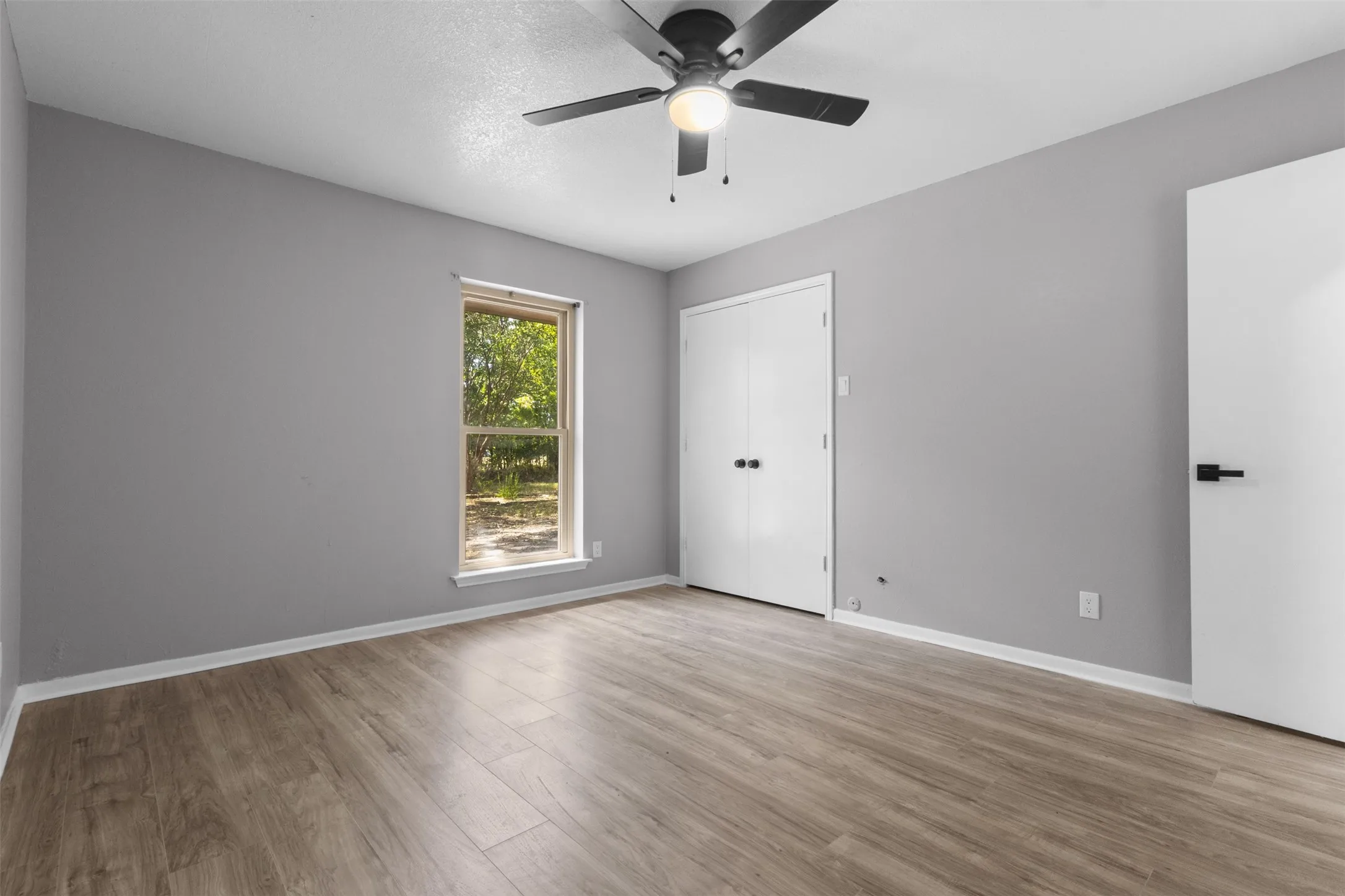 Single Family Residence For Sale in Ellis County , 149 Lassetter Drive, Red Oak, Texas 75154, 4 Bedroom, 2 Bathroom, 2 Garage spaces, 1,717 Sqft, built in 1986, mls#21311715, Real Estate Agent in Red Oak, Homes For Sale in Ellis county, Homes For Sale in Red Oak, Realtor in Red Oak Texas, Real Estate Brokerage Independent Realty Texas, Luminita Cordes Realtor