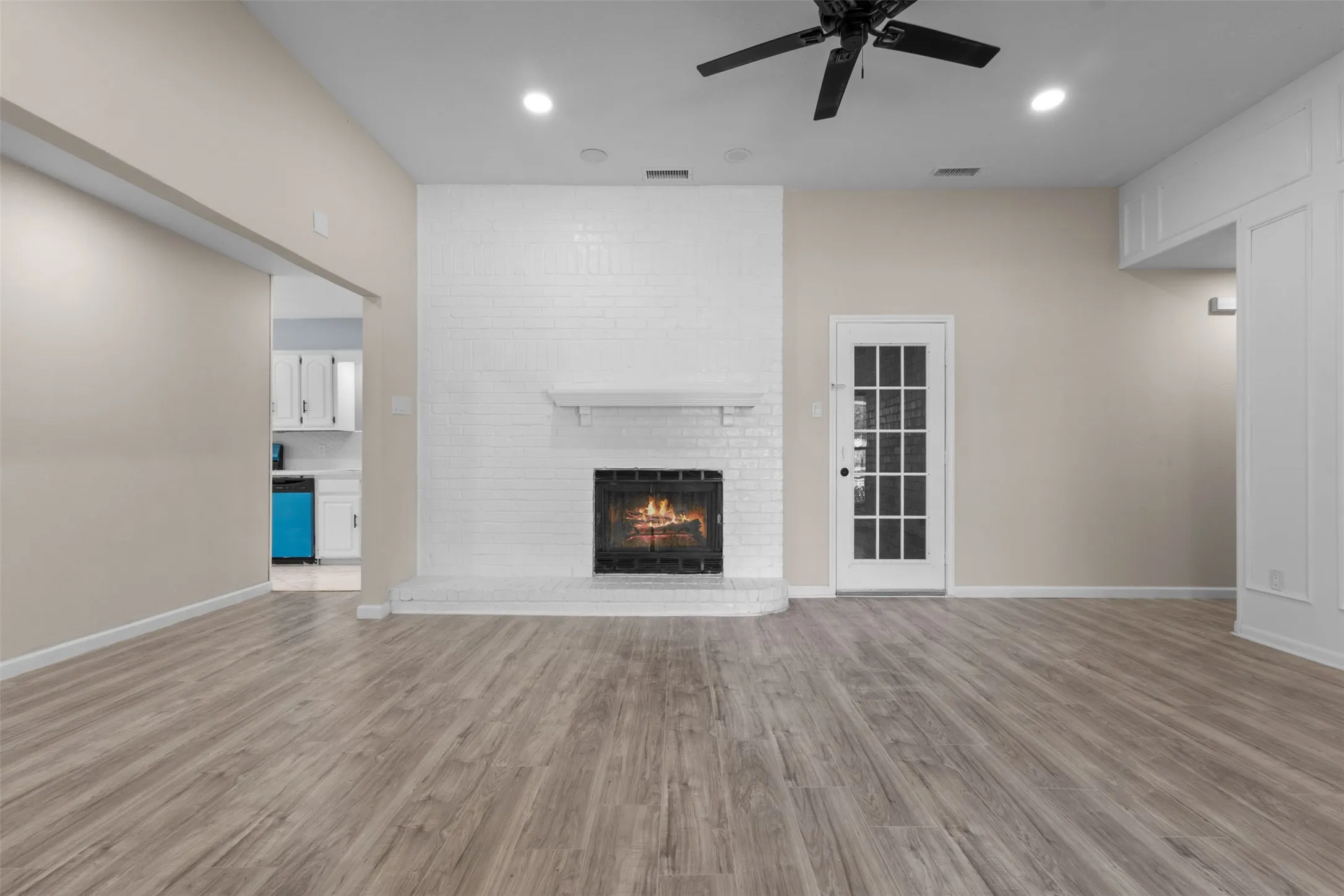Single Family Residence For Sale in Ellis County , 149 Lassetter Drive, Red Oak, Texas 75154, 4 Bedroom, 2 Bathroom, 2 Garage spaces, 1,717 Sqft, built in 1986, mls#21311715, Real Estate Agent in Red Oak, Homes For Sale in Ellis county, Homes For Sale in Red Oak, Realtor in Red Oak Texas, Real Estate Brokerage Independent Realty Texas, Luminita Cordes Realtor