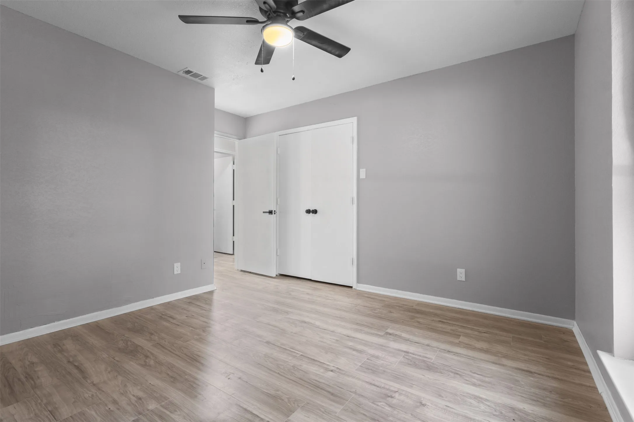 Single Family Residence For Sale in Ellis County , 149 Lassetter Drive, Red Oak, Texas 75154, 4 Bedroom, 2 Bathroom, 2 Garage spaces, 1,717 Sqft, built in 1986, mls#21311715, Real Estate Agent in Red Oak, Homes For Sale in Ellis county, Homes For Sale in Red Oak, Realtor in Red Oak Texas, Real Estate Brokerage Independent Realty Texas, Luminita Cordes Realtor