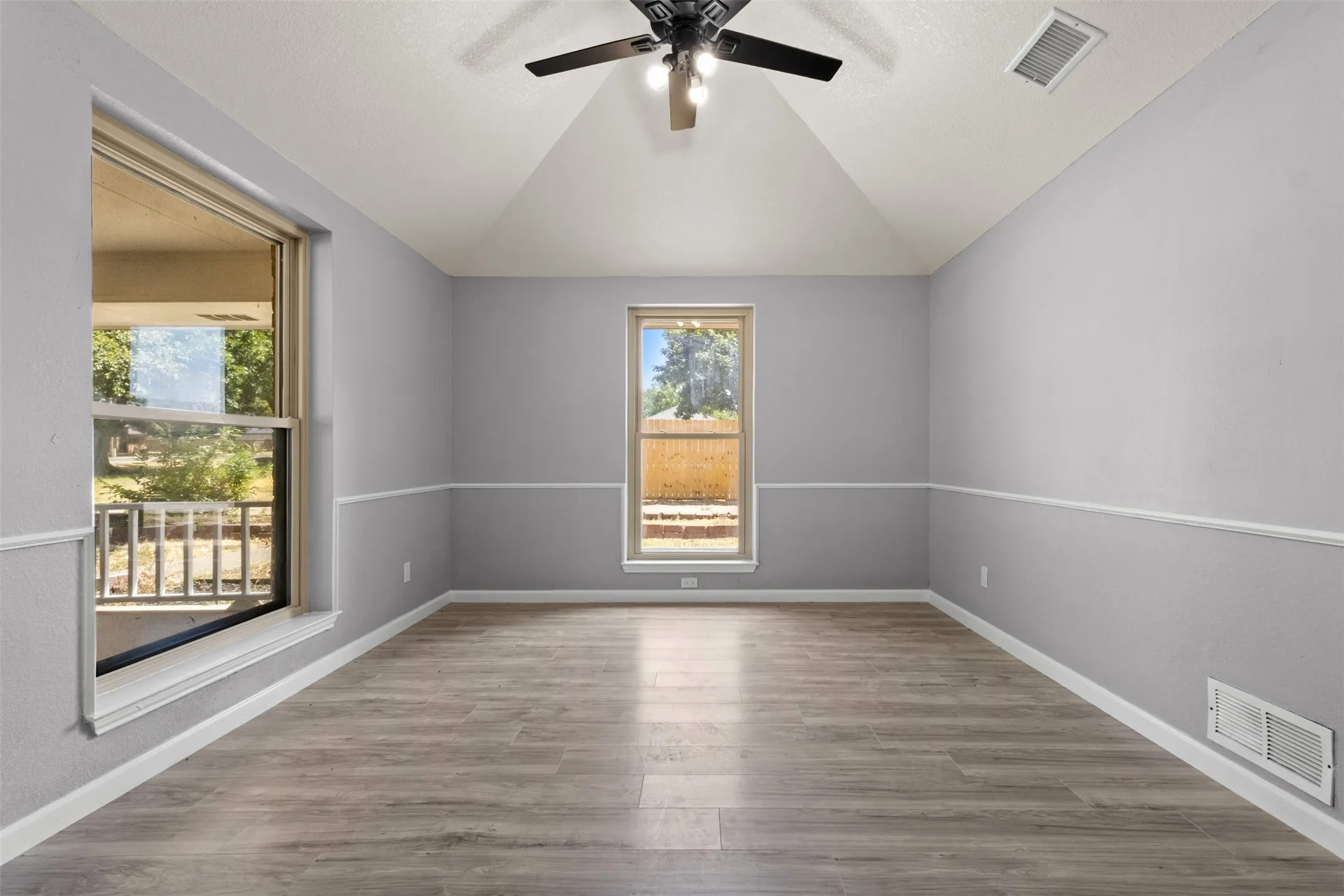 Single Family Residence For Sale in Ellis County , 149 Lassetter Drive, Red Oak, Texas 75154, 4 Bedroom, 2 Bathroom, 2 Garage spaces, 1,717 Sqft, built in 1986, mls#21311715, Real Estate Agent in Red Oak, Homes For Sale in Ellis county, Homes For Sale in Red Oak, Realtor in Red Oak Texas, Real Estate Brokerage Independent Realty Texas, Luminita Cordes Realtor