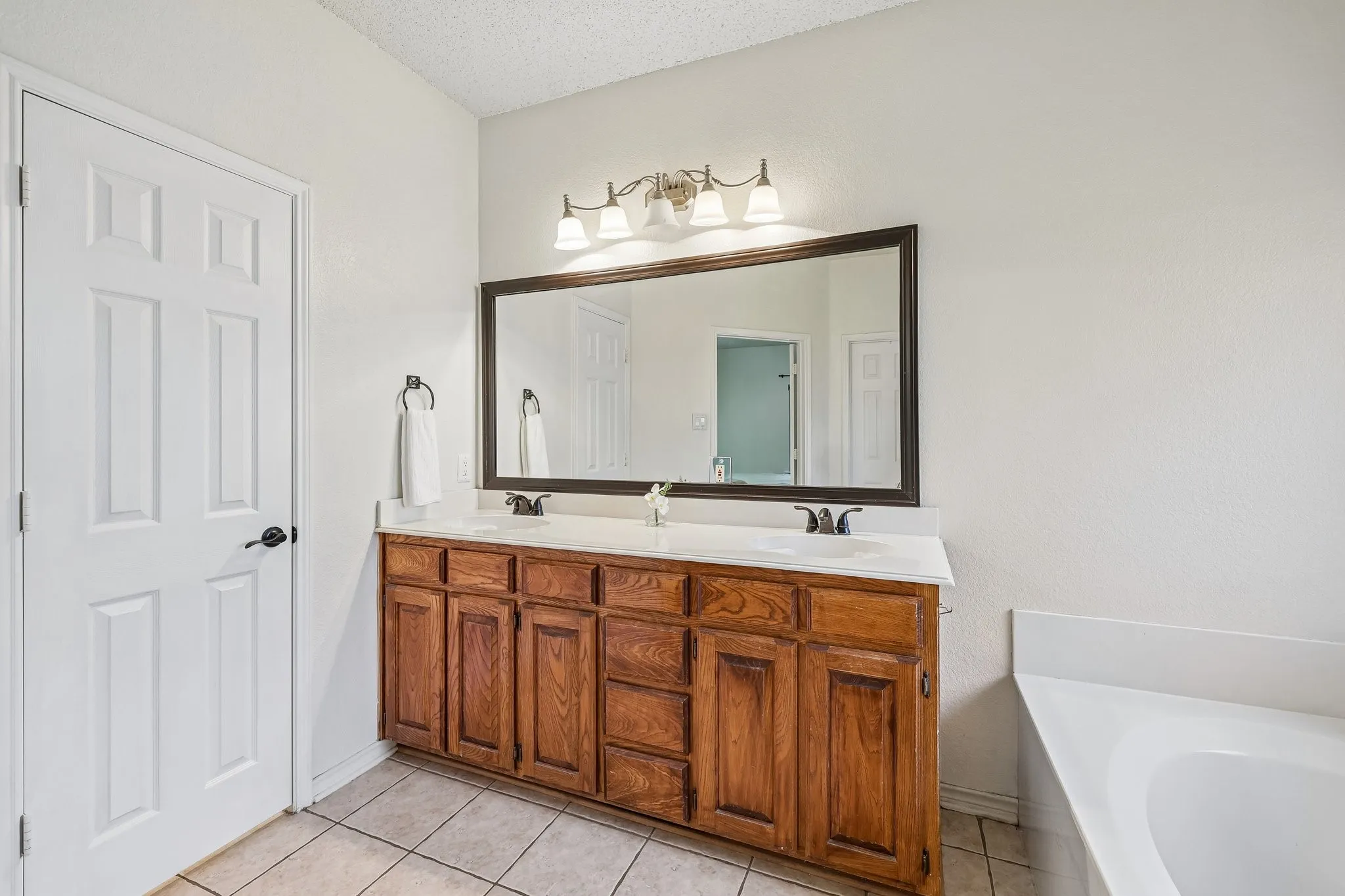 Single Family Residence For Sale in Collin County , 1711 Rushing Way, Wylie, Texas 75098, 3 Bedroom, 2 Bathroom, 2 Garage spaces, 1,869 Sqft, built in 2003, Price $379,000, mls#21288737, Real Estate Agent in Wylie, Homes For Sale in Collin county, Homes For Sale in Wylie, Realtor in Wylie Texas, Real Estate Brokerage Independent Realty Texas, Luminita Cordes Realtor