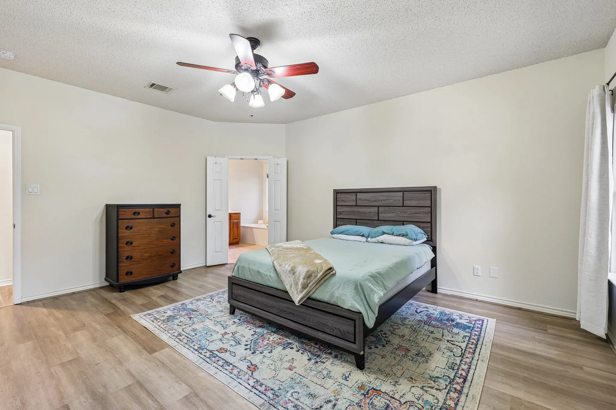 Single Family Residence For Sale in Collin County , 1711 Rushing Way, Wylie, Texas 75098, 3 Bedroom, 2 Bathroom, 2 Garage spaces, 1,869 Sqft, built in 2003, Price $379,000, mls#21288737, Real Estate Agent in Wylie, Homes For Sale in Collin county, Homes For Sale in Wylie, Realtor in Wylie Texas, Real Estate Brokerage Independent Realty Texas, Luminita Cordes Realtor