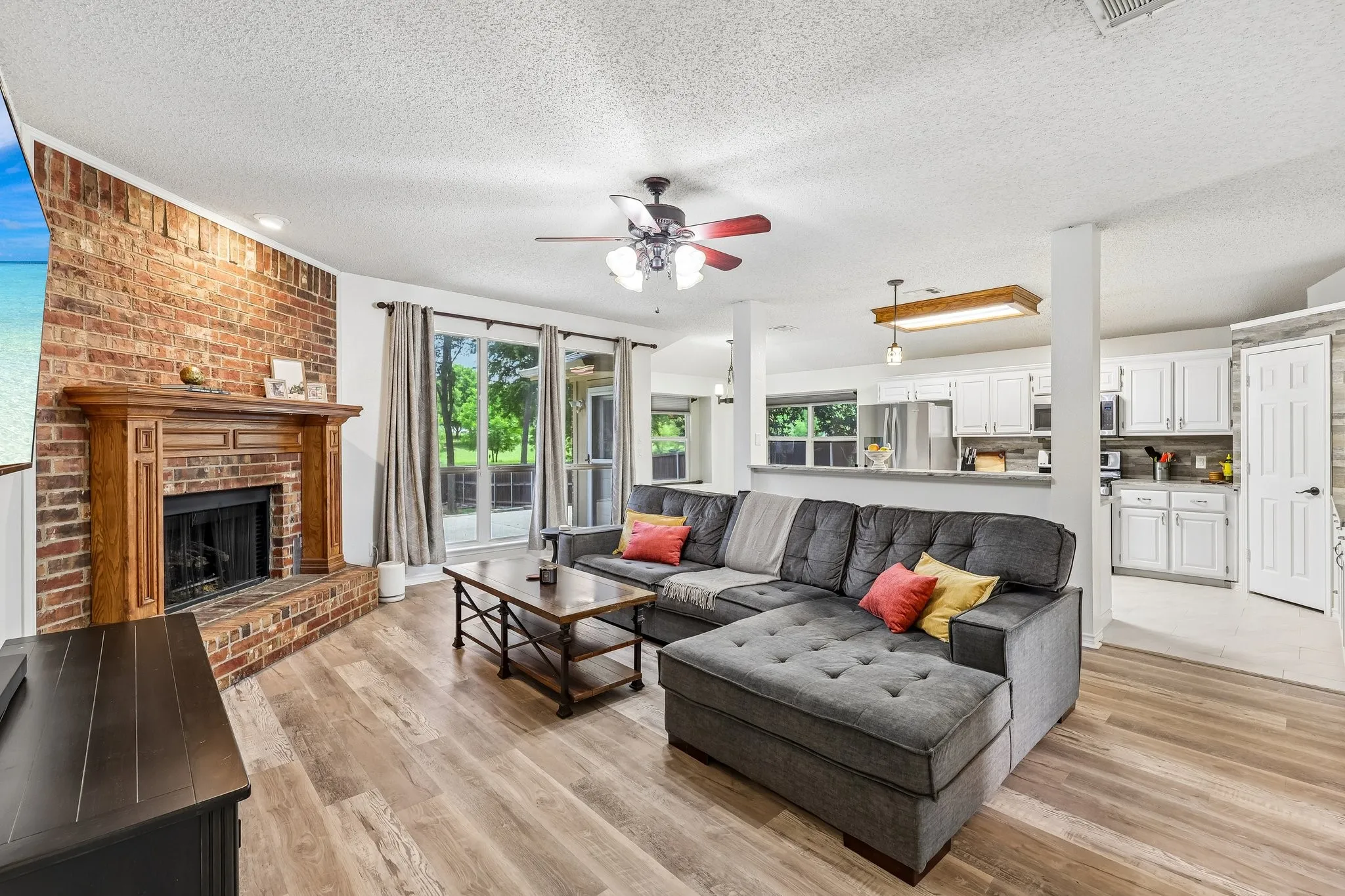 Single Family Residence For Sale in Collin County , 1711 Rushing Way, Wylie, Texas 75098, 3 Bedroom, 2 Bathroom, 2 Garage spaces, 1,869 Sqft, built in 2003, Price $379,000, mls#21288737, Real Estate Agent in Wylie, Homes For Sale in Collin county, Homes For Sale in Wylie, Realtor in Wylie Texas, Real Estate Brokerage Independent Realty Texas, Luminita Cordes Realtor