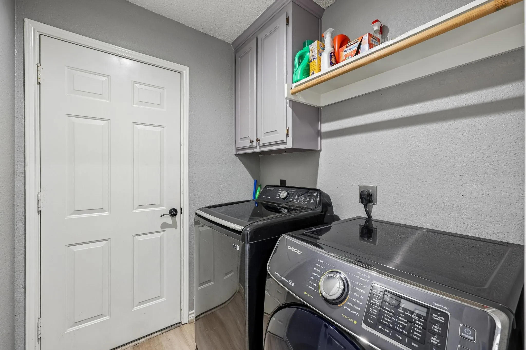 Single Family Residence For Sale in Collin County , 1711 Rushing Way, Wylie, Texas 75098, 3 Bedroom, 2 Bathroom, 2 Garage spaces, 1,869 Sqft, built in 2003, Price $379,000, mls#21288737, Real Estate Agent in Wylie, Homes For Sale in Collin county, Homes For Sale in Wylie, Realtor in Wylie Texas, Real Estate Brokerage Independent Realty Texas, Luminita Cordes Realtor