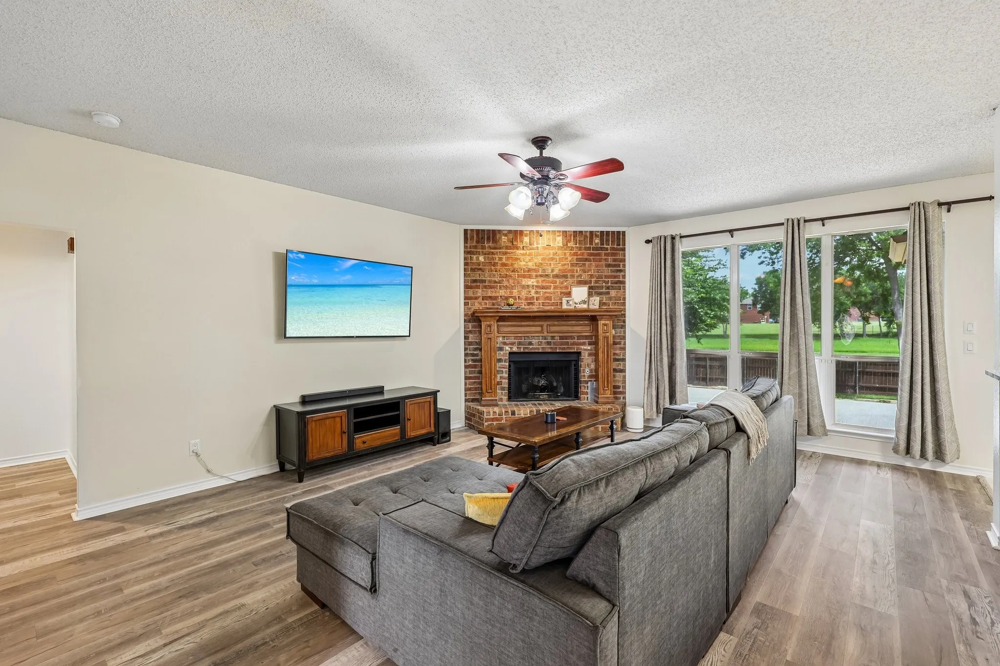 Single Family Residence For Sale in Collin County , 1711 Rushing Way, Wylie, Texas 75098, 3 Bedroom, 2 Bathroom, 2 Garage spaces, 1,869 Sqft, built in 2003, Price $379,000, mls#21288737, Real Estate Agent in Wylie, Homes For Sale in Collin county, Homes For Sale in Wylie, Realtor in Wylie Texas, Real Estate Brokerage Independent Realty Texas, Luminita Cordes Realtor