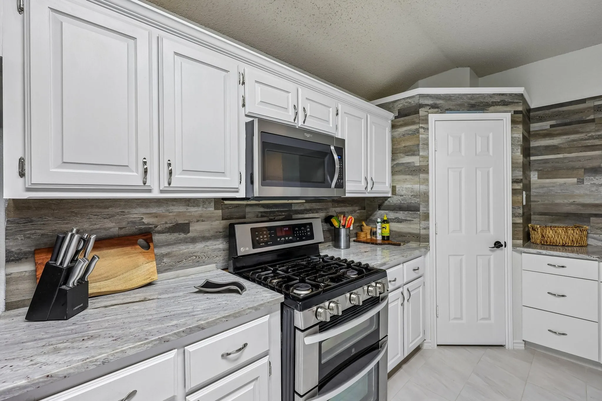 Single Family Residence For Sale in Collin County , 1711 Rushing Way, Wylie, Texas 75098, 3 Bedroom, 2 Bathroom, 2 Garage spaces, 1,869 Sqft, built in 2003, Price $379,000, mls#21288737, Real Estate Agent in Wylie, Homes For Sale in Collin county, Homes For Sale in Wylie, Realtor in Wylie Texas, Real Estate Brokerage Independent Realty Texas, Luminita Cordes Realtor