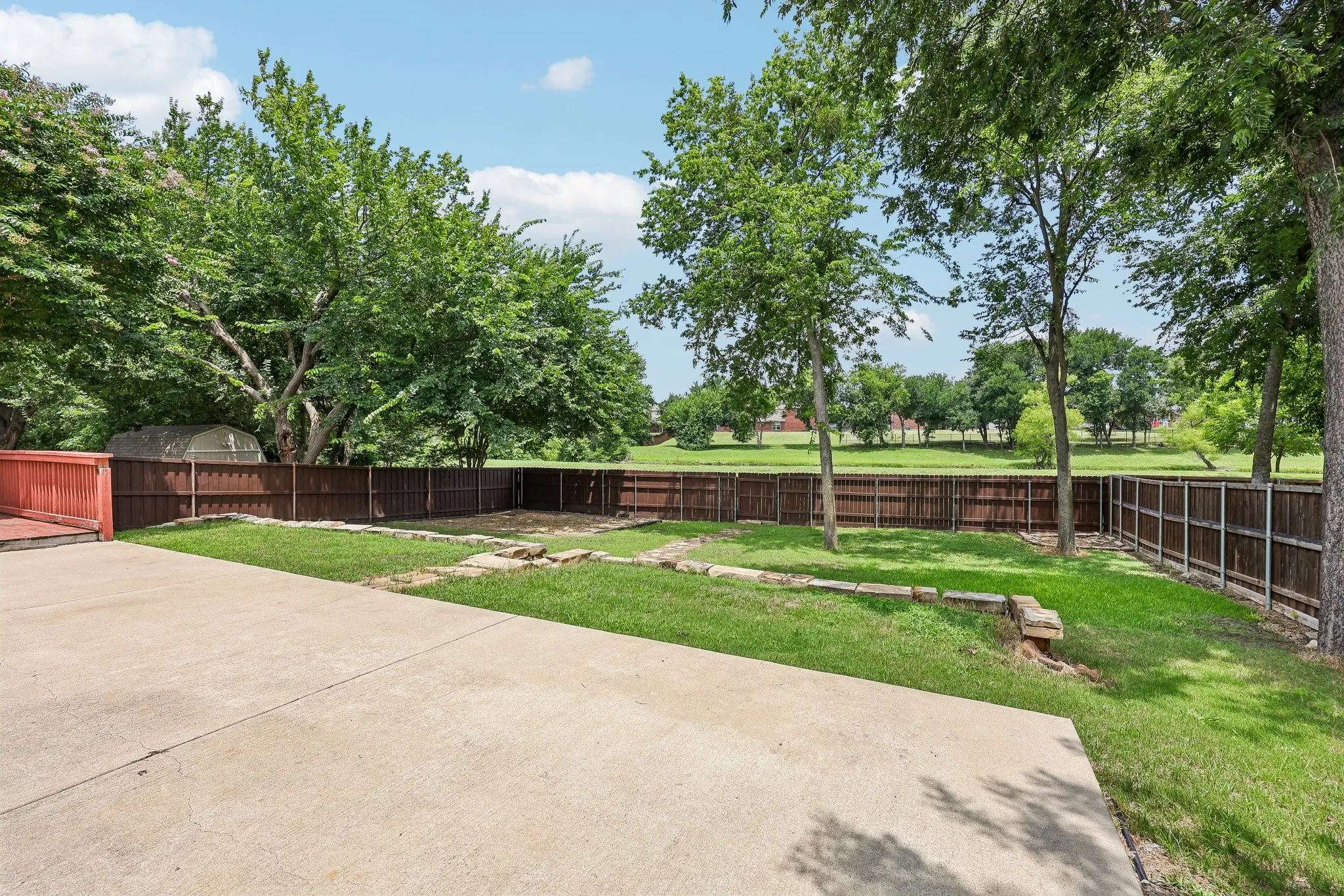 Single Family Residence For Sale in Collin County , 1711 Rushing Way, Wylie, Texas 75098, 3 Bedroom, 2 Bathroom, 2 Garage spaces, 1,869 Sqft, built in 2003, Price $379,000, mls#21288737, Real Estate Agent in Wylie, Homes For Sale in Collin county, Homes For Sale in Wylie, Realtor in Wylie Texas, Real Estate Brokerage Independent Realty Texas, Luminita Cordes Realtor