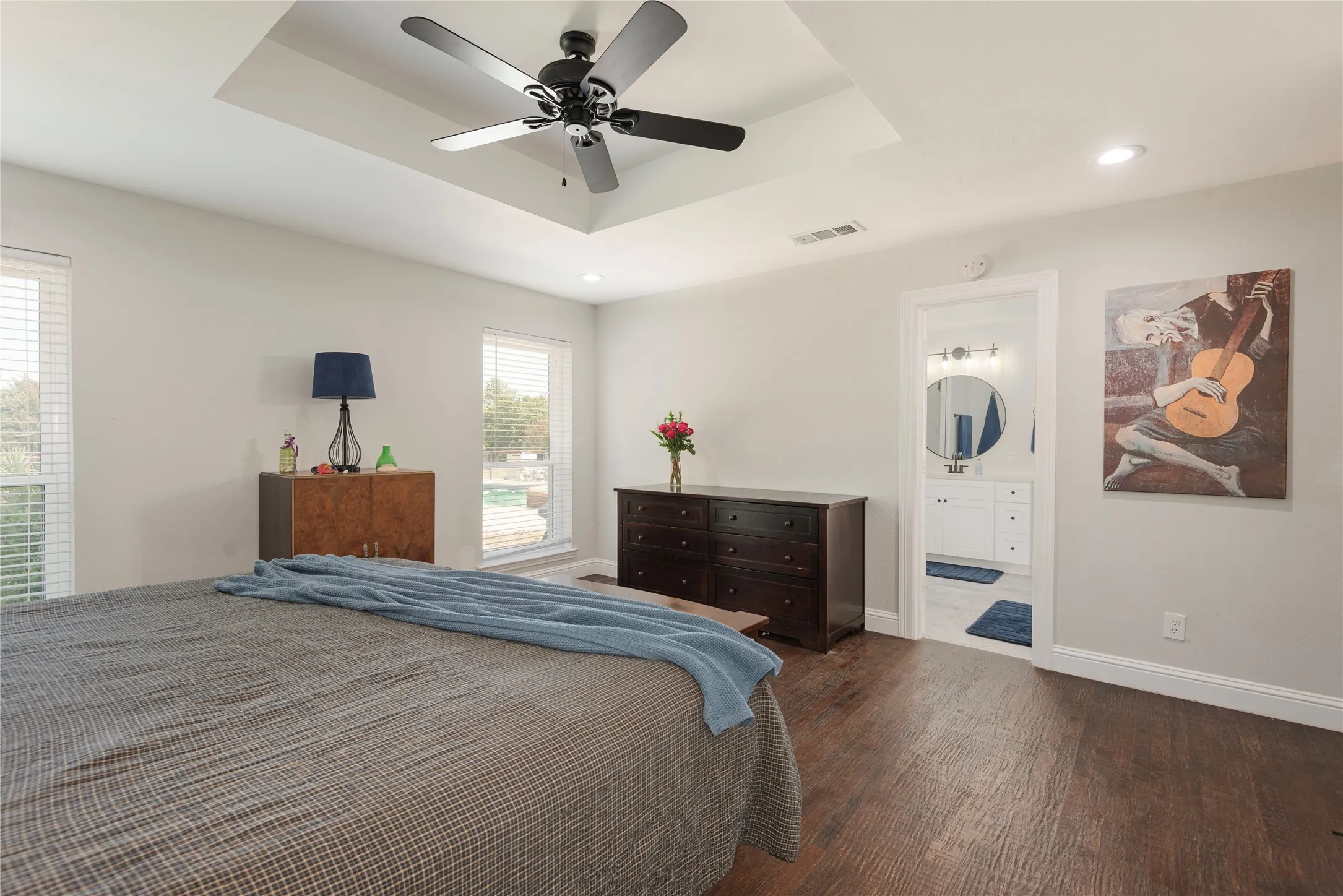 Spacious interior with tray ceiling, on-suite, walk-in closet