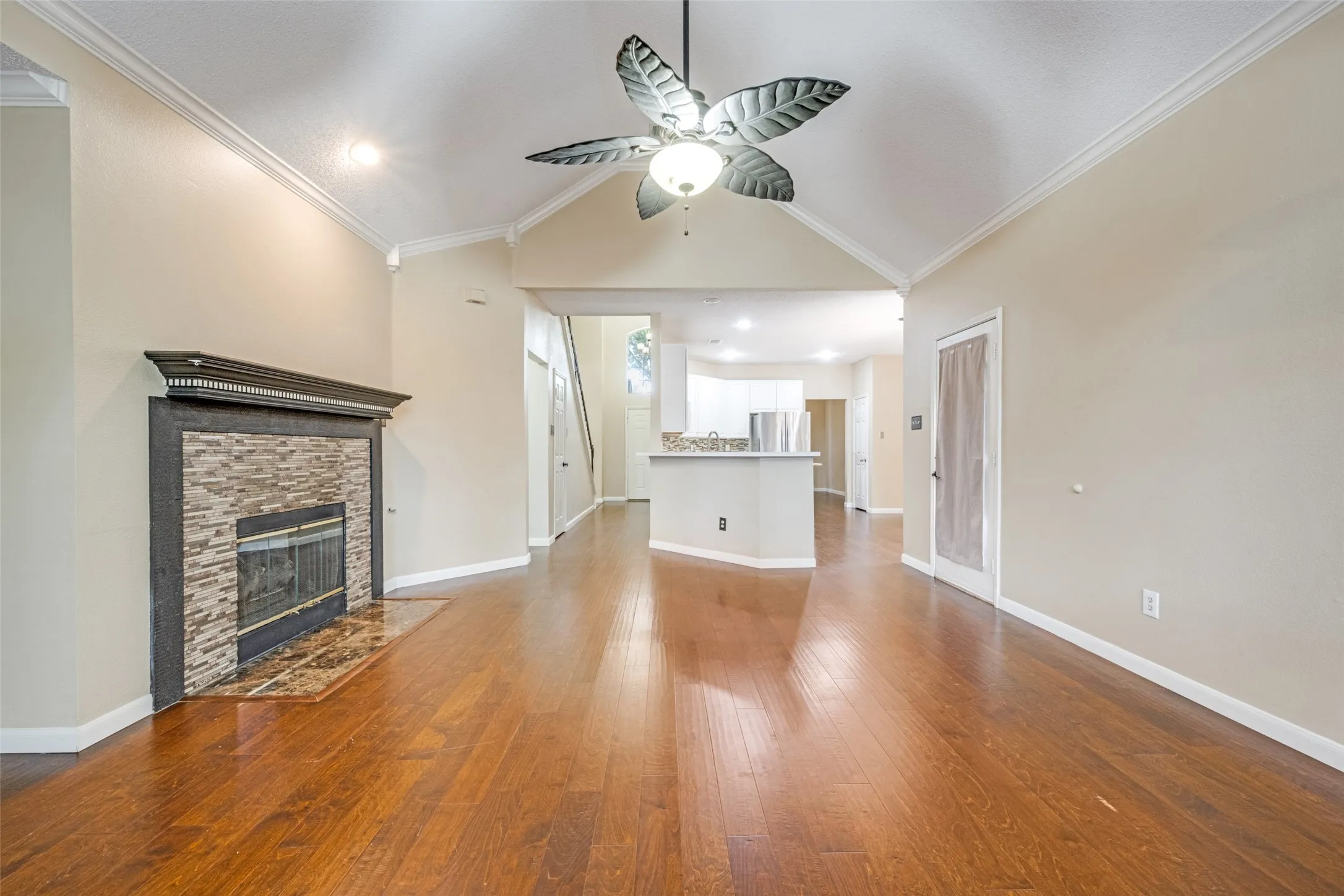 Single Family Residence For Sale in Denton County , 2905 Furlong Drive W, Flower Mound, Texas 75022, 4 Bedroom, 3 Bathroom, 2 Garage spaces, 2,265 Sqft, built in 1996, mls#21310042, Real Estate Agent in Flower Mound, Homes For Sale in Denton county, Homes For Sale in Flower Mound, Realtor in Flower Mound Texas, Real Estate Brokerage Independent Realty Texas, Luminita Cordes Realtor