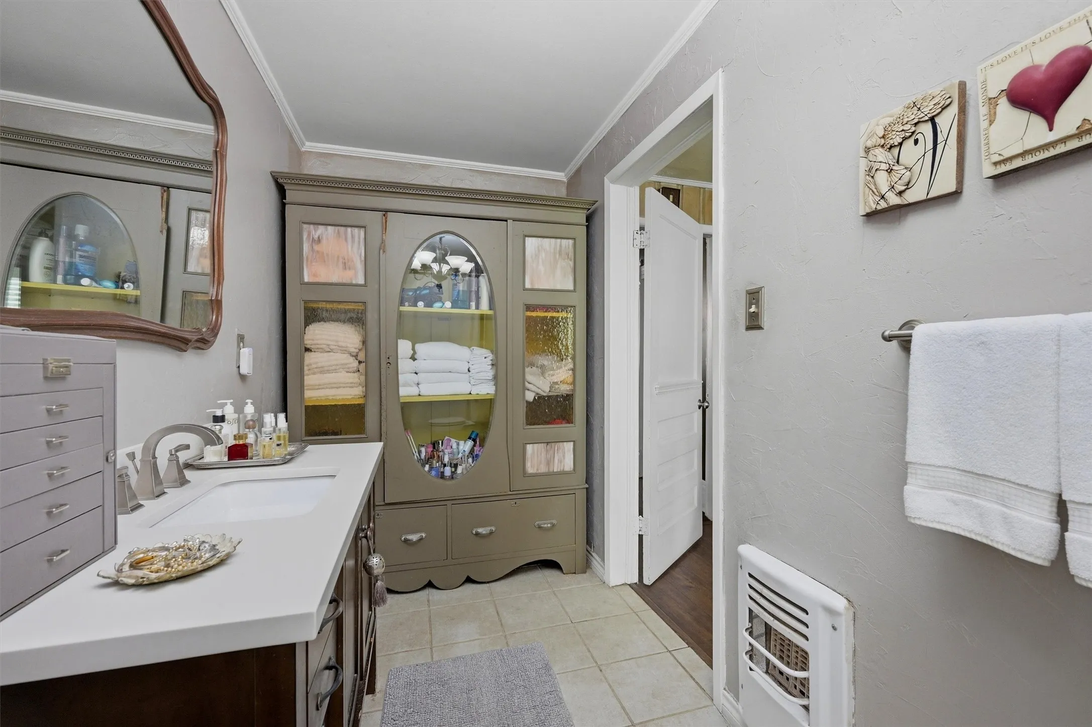 Single Family Residence For Sale in Collin County , 202 E Main Street, Celina, Texas 75009, 3 Bedrooms, 2 Bathrooms, Garage spaces, 2,392 Sqft, built in 1915, Price $1,800,000, mls#21269325, Real Estate Agent in Celina, Homes For Sale in Collin county, Homes For Sale in Celina, Realtor in Celina Texas, Real Estate Brokerage Independent Realty Texas, Luminita Cordes Realtor