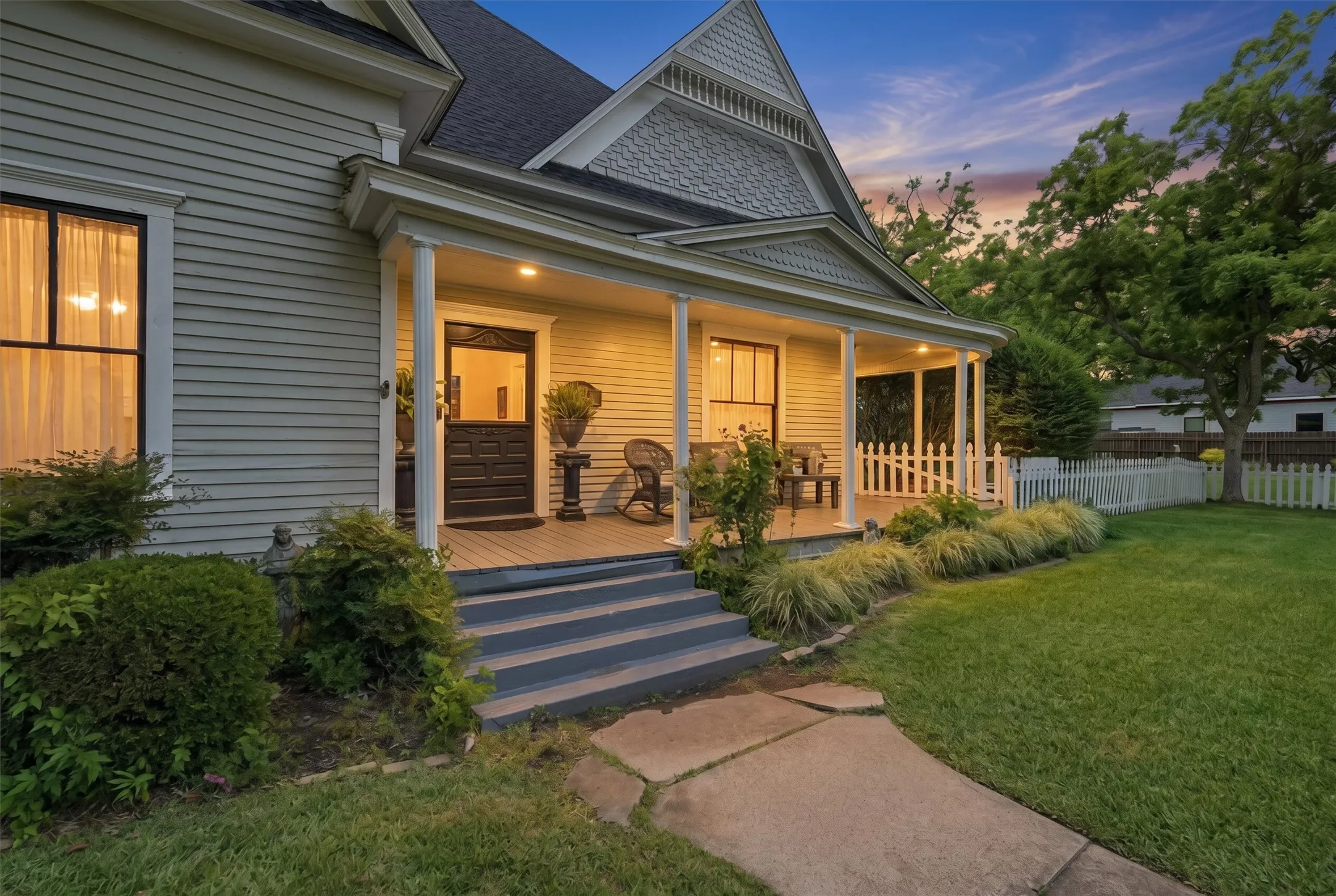 Single Family Residence For Sale in Collin County , 202 E Main Street, Celina, Texas 75009, 3 Bedrooms, 2 Bathrooms, Garage spaces, 2,392 Sqft, built in 1915, Price $1,800,000, mls#21269325, Real Estate Agent in Celina, Homes For Sale in Collin county, Homes For Sale in Celina, Realtor in Celina Texas, Real Estate Brokerage Independent Realty Texas, Luminita Cordes Realtor