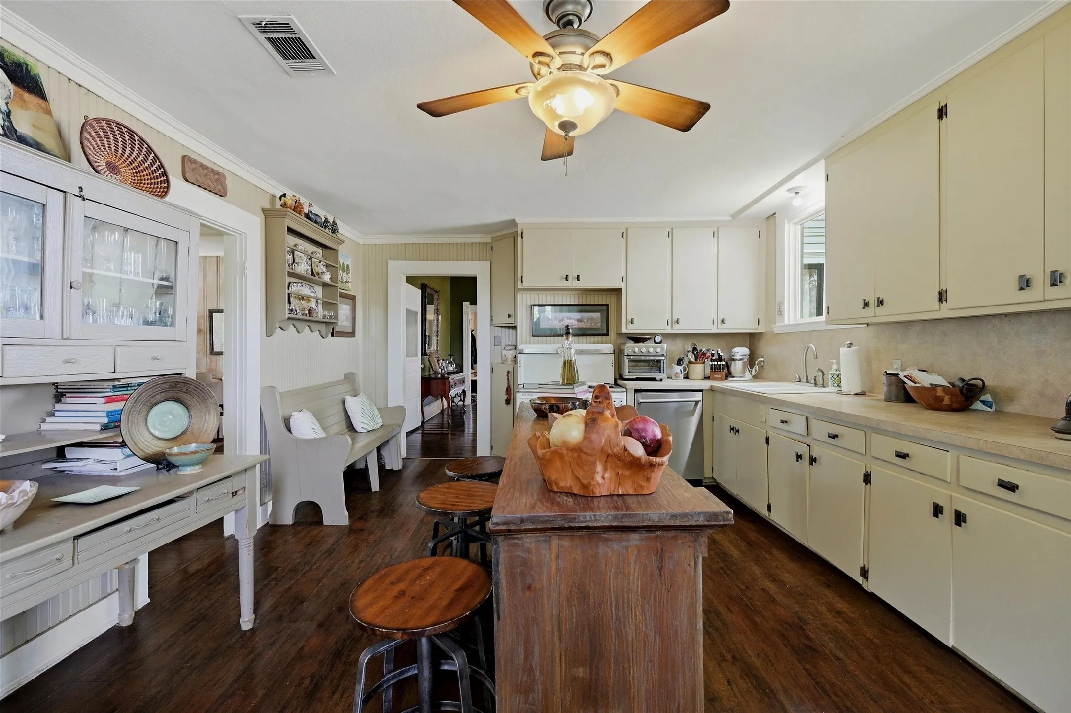 Single Family Residence For Sale in Collin County , 202 E Main Street, Celina, Texas 75009, 3 Bedrooms, 2 Bathrooms, Garage spaces, 2,392 Sqft, built in 1915, Price $1,800,000, mls#21269325, Real Estate Agent in Celina, Homes For Sale in Collin county, Homes For Sale in Celina, Realtor in Celina Texas, Real Estate Brokerage Independent Realty Texas, Luminita Cordes Realtor