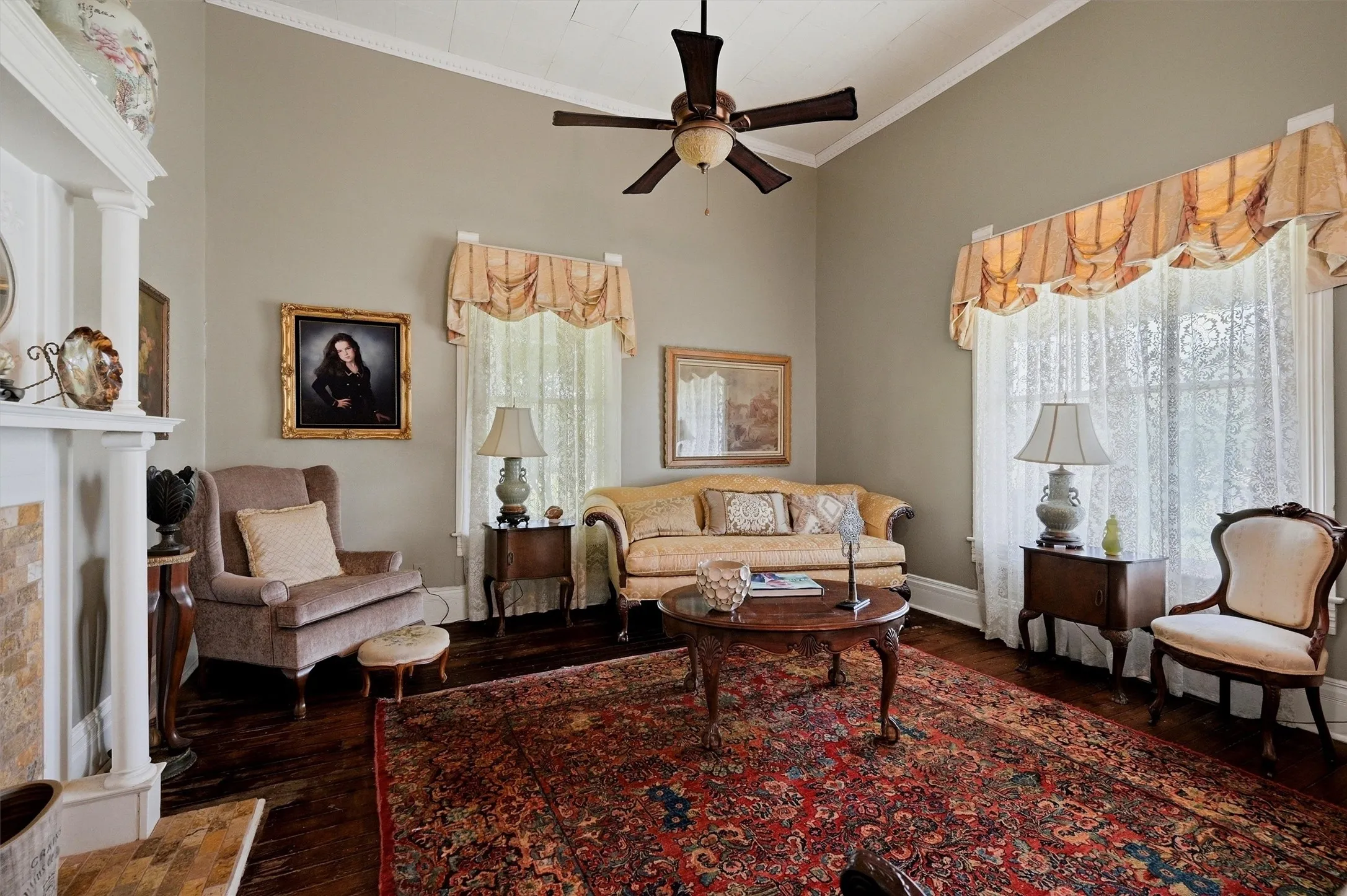 Single Family Residence For Sale in Collin County , 202 E Main Street, Celina, Texas 75009, 3 Bedrooms, 2 Bathrooms, Garage spaces, 2,392 Sqft, built in 1915, Price $1,800,000, mls#21269325, Real Estate Agent in Celina, Homes For Sale in Collin county, Homes For Sale in Celina, Realtor in Celina Texas, Real Estate Brokerage Independent Realty Texas, Luminita Cordes Realtor