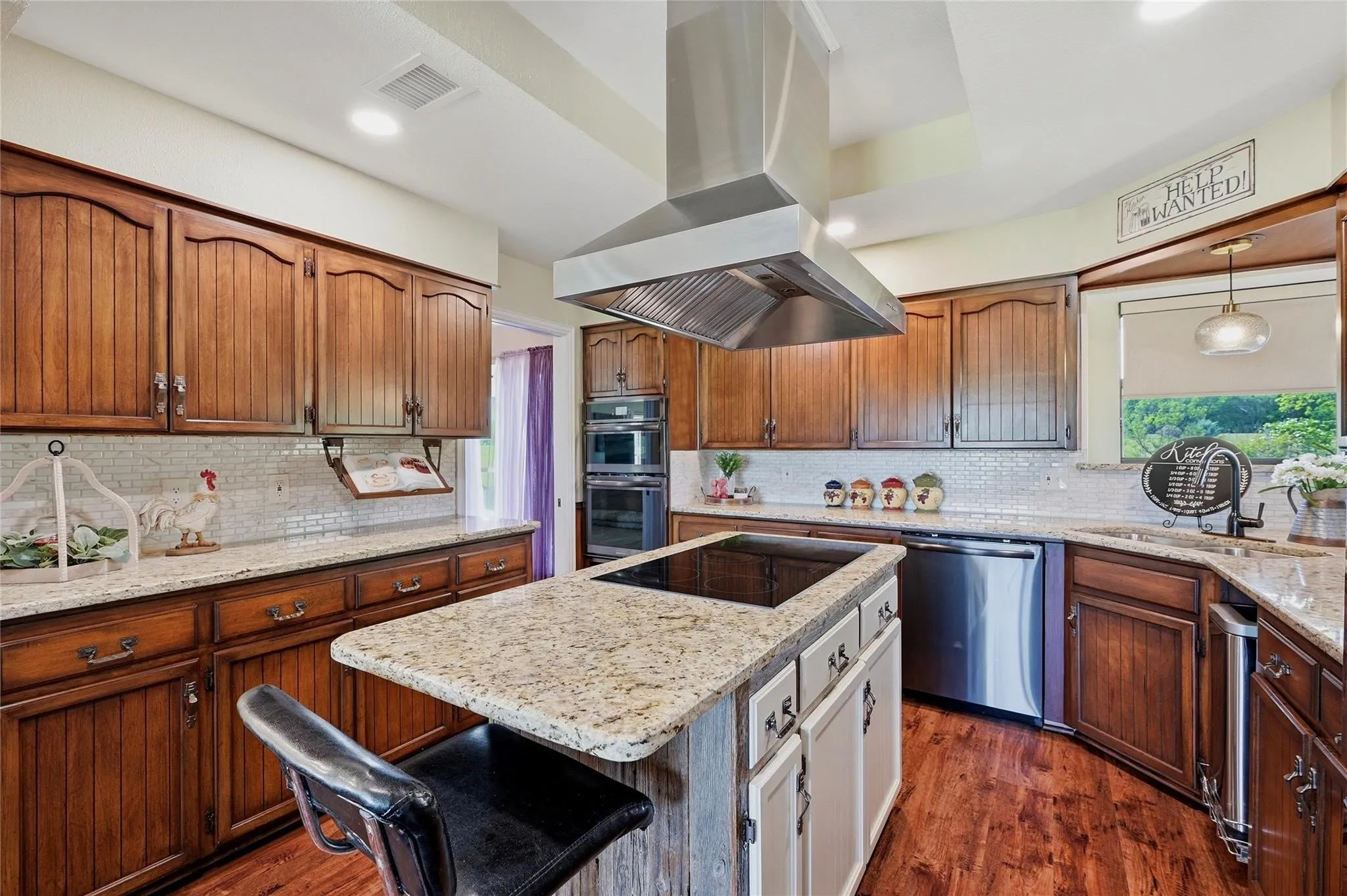 Single Family Residence For Sale in Grayson County , 4877 Fm 84, Denison, Texas 75020, 3 Bedroom, 2 Bathroom, 2 Garage spaces, 3,964 Sqft, built in 1977, mls#21309745, Real Estate Agent in Denison, Homes For Sale in Grayson county, Homes For Sale in Denison, Realtor in Denison Texas, Real Estate Brokerage Independent Realty Texas, Luminita Cordes Realtor