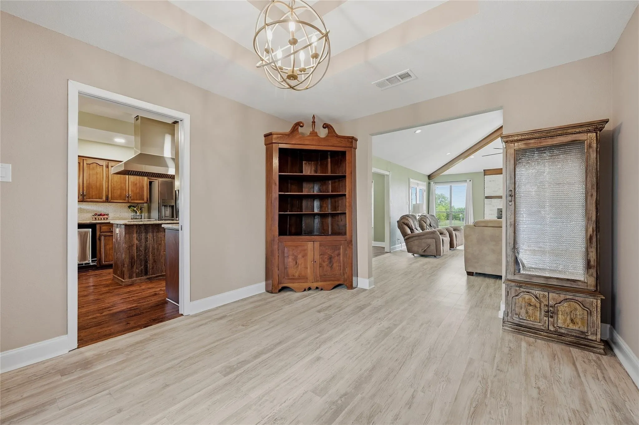 Single Family Residence For Sale in Grayson County , 4877 Fm 84, Denison, Texas 75020, 3 Bedroom, 2 Bathroom, 2 Garage spaces, 3,964 Sqft, built in 1977, mls#21309745, Real Estate Agent in Denison, Homes For Sale in Grayson county, Homes For Sale in Denison, Realtor in Denison Texas, Real Estate Brokerage Independent Realty Texas, Luminita Cordes Realtor