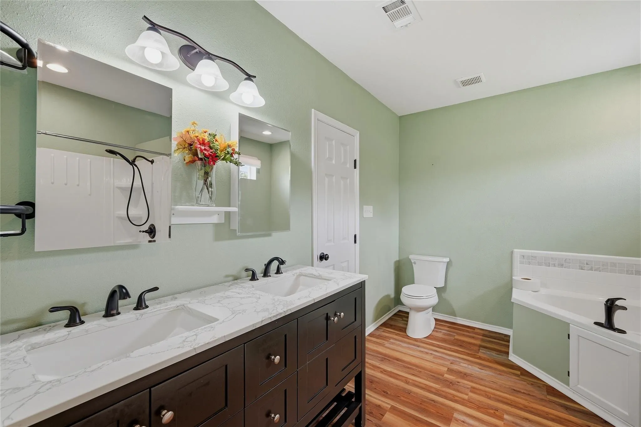 Guest house primary bathroom.