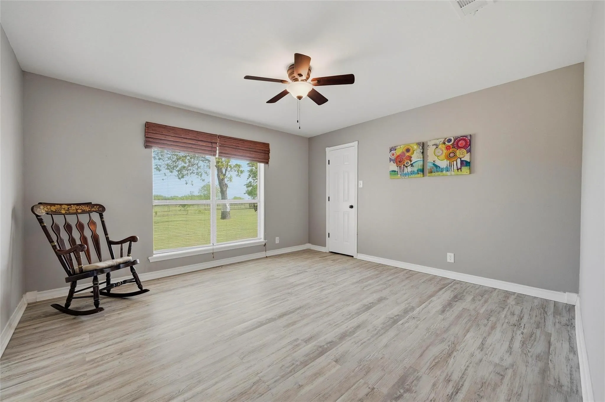 Single Family Residence For Sale in Grayson County , 4877 Fm 84, Denison, Texas 75020, 3 Bedroom, 2 Bathroom, 2 Garage spaces, 3,964 Sqft, built in 1977, mls#21309745, Real Estate Agent in Denison, Homes For Sale in Grayson county, Homes For Sale in Denison, Realtor in Denison Texas, Real Estate Brokerage Independent Realty Texas, Luminita Cordes Realtor